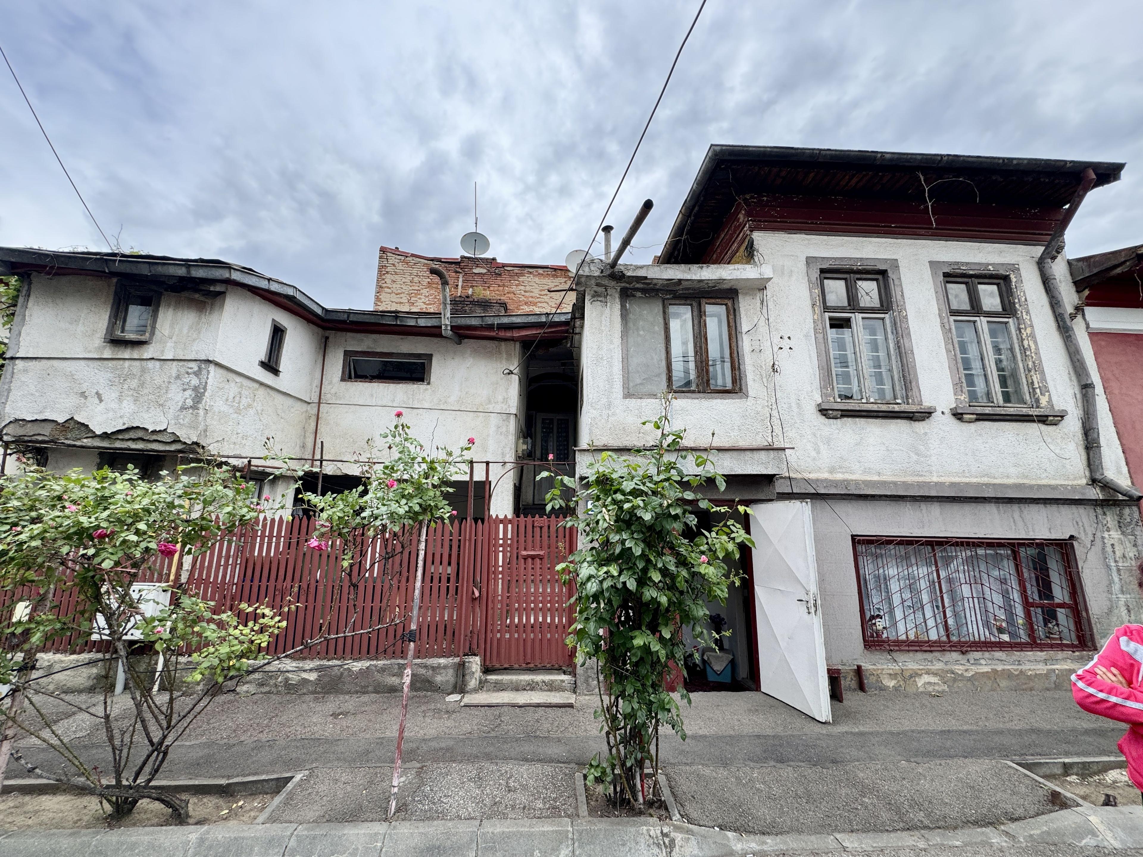 Casa Curte Individuala - Titulescu - 1