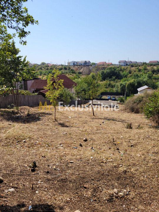 Teren intravilan Turcesti (Pitesti) - 1083 mp, demisol executat - 5