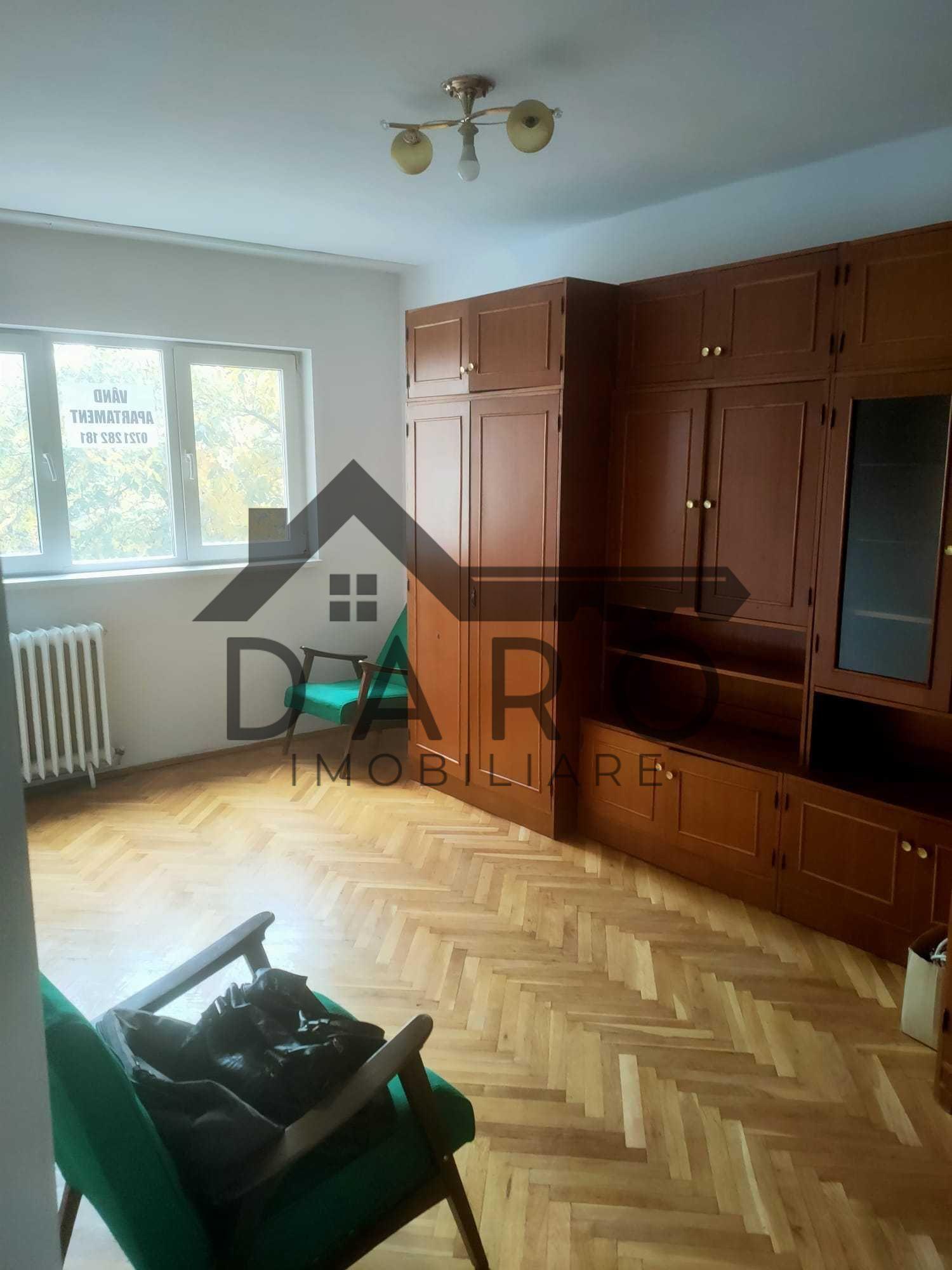 Vand apartament 3 camere in Dambu , etaj intermediar - 2