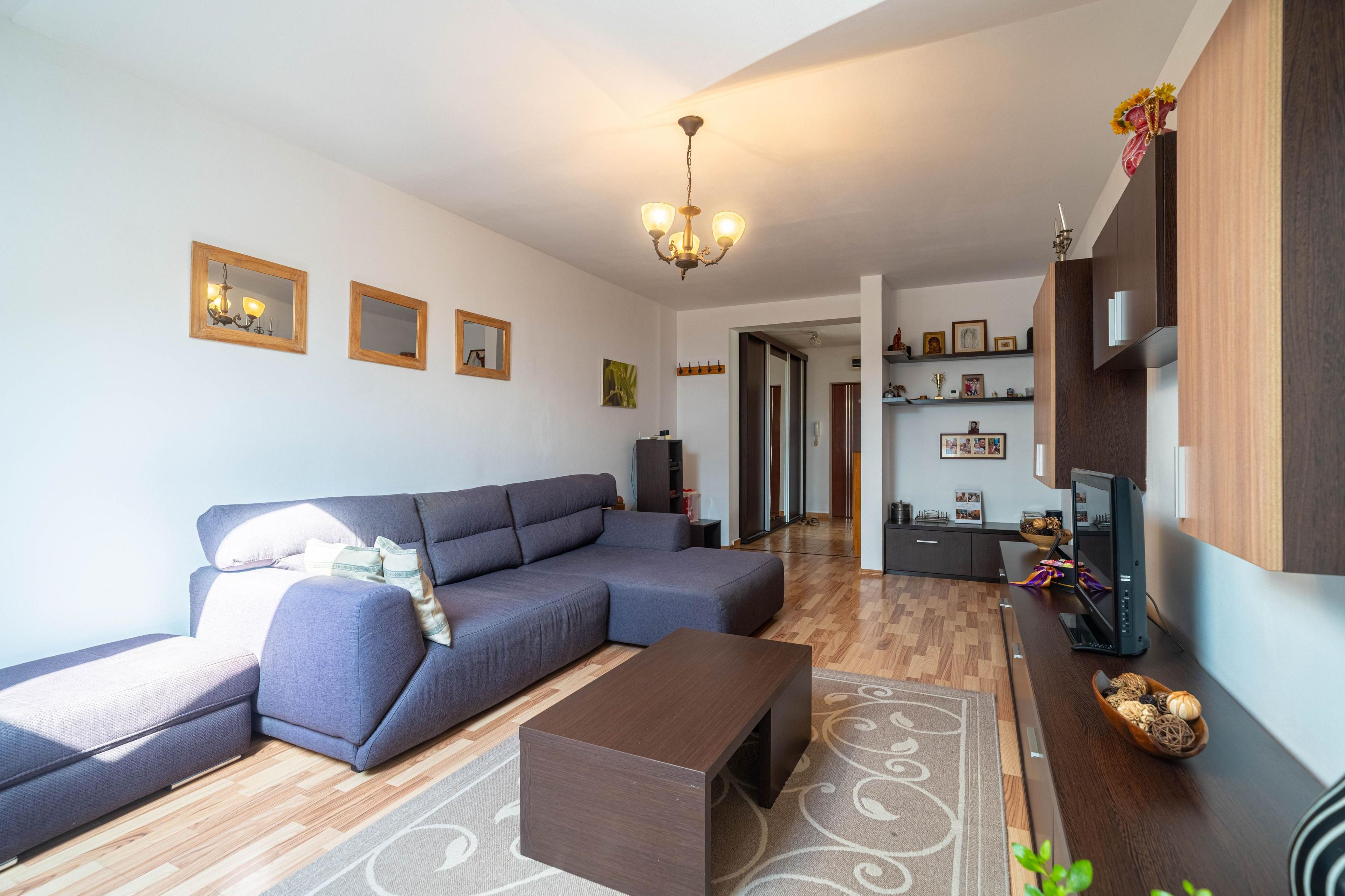 REZERVAT! Apartament 2 camere spațios | Parcare & cheltuieli mici - 1