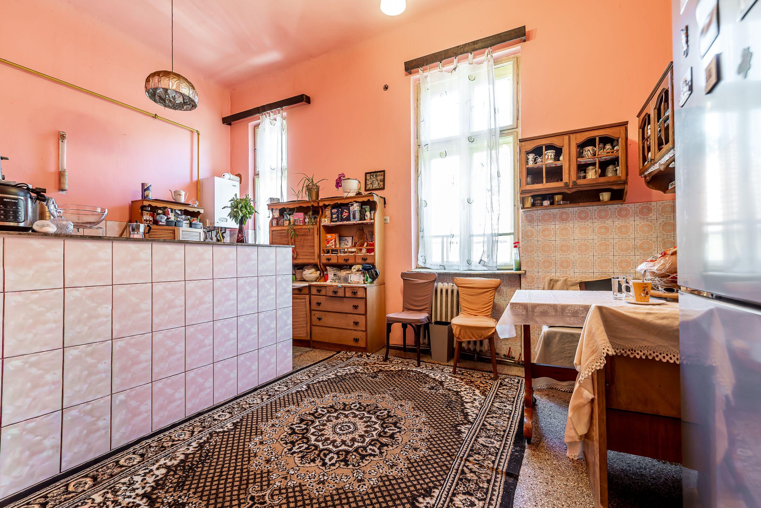 Apartament cu 4 camere si terasa si curte proprie, langa primarie - 11