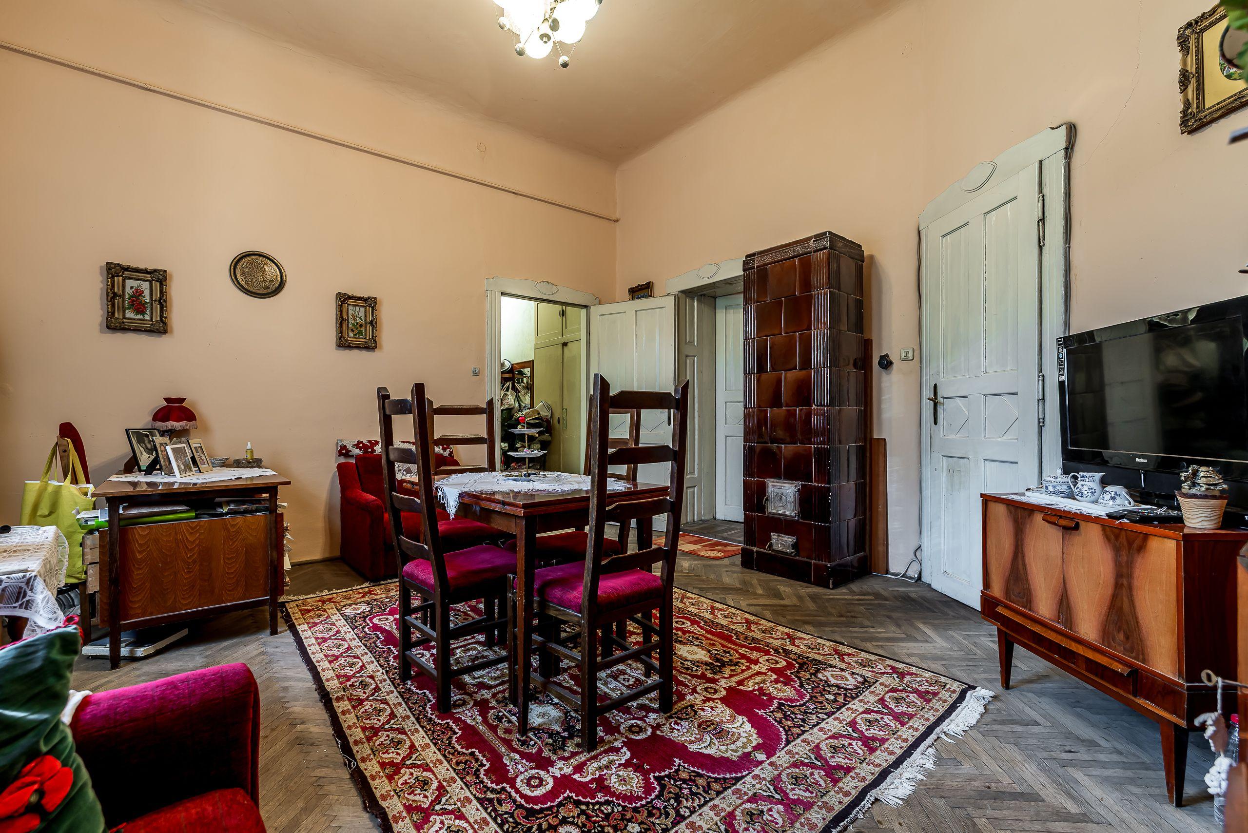 Apartament cu 4 camere si terasa si curte proprie, langa primarie - 4