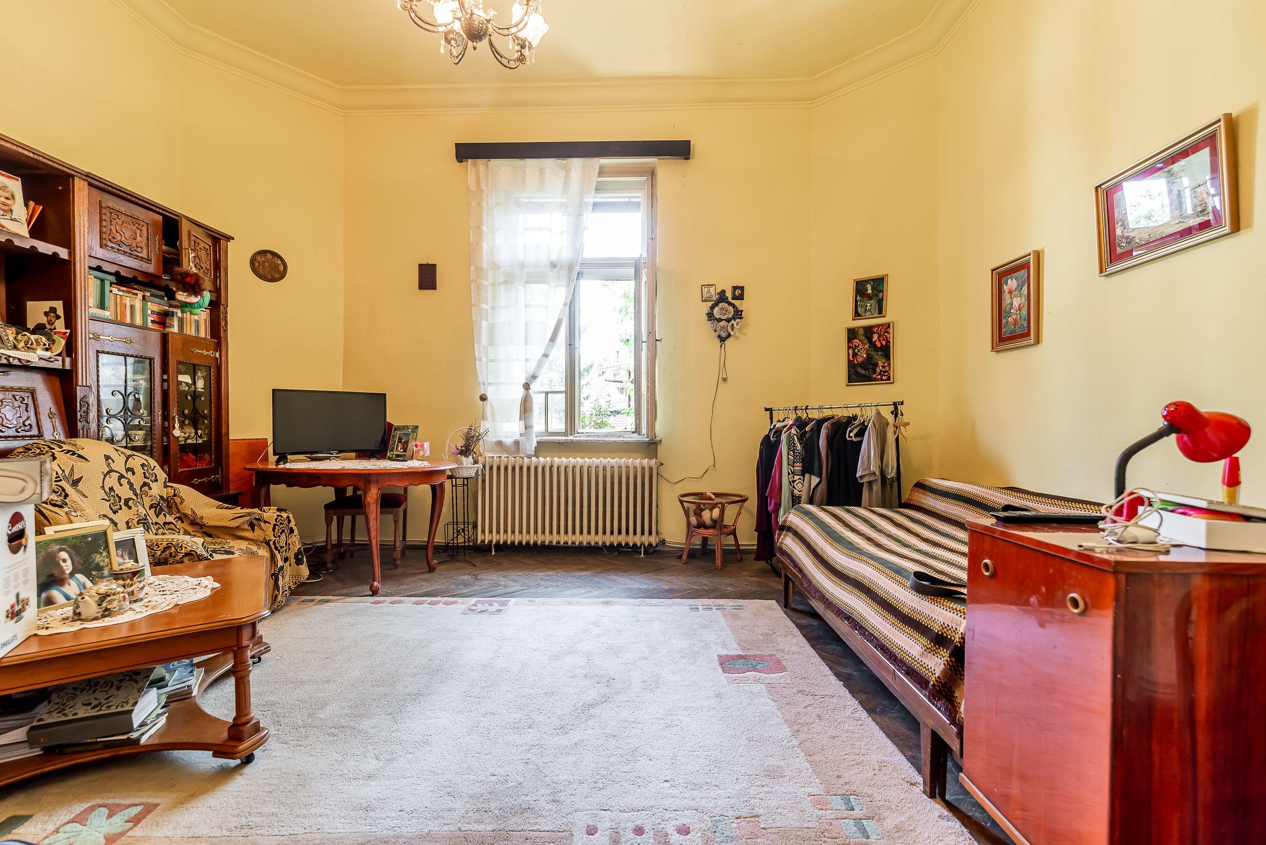 Apartament cu 4 camere si terasa si curte proprie, langa primarie - 9