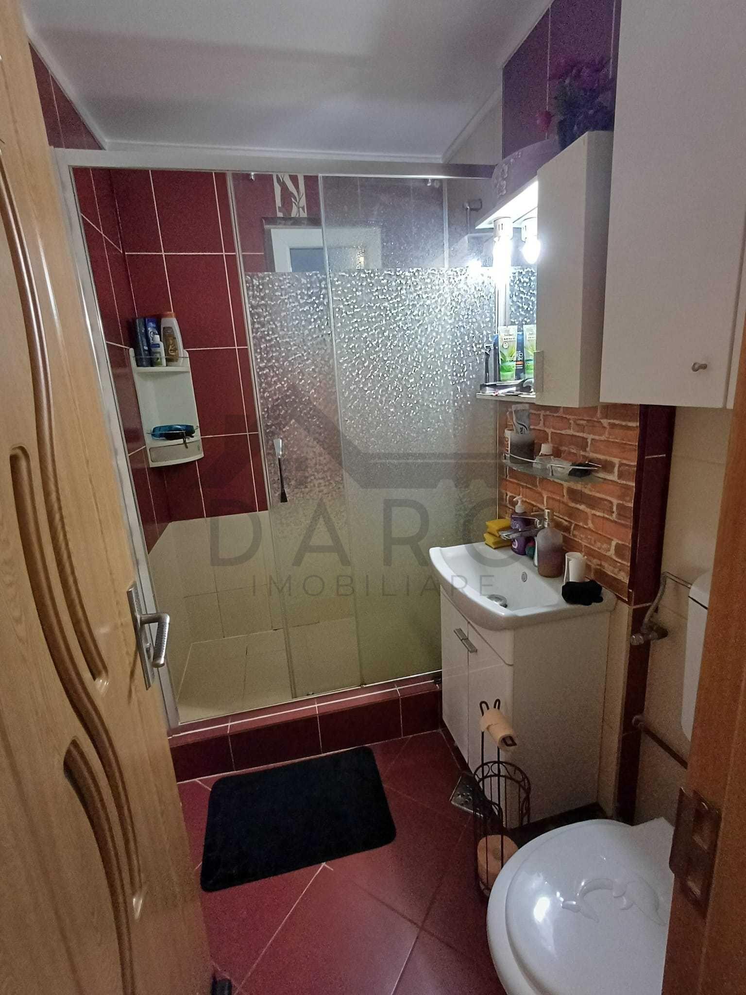Oferim spre vânzare apartament cu 3 camere Dambu Pietros - 6