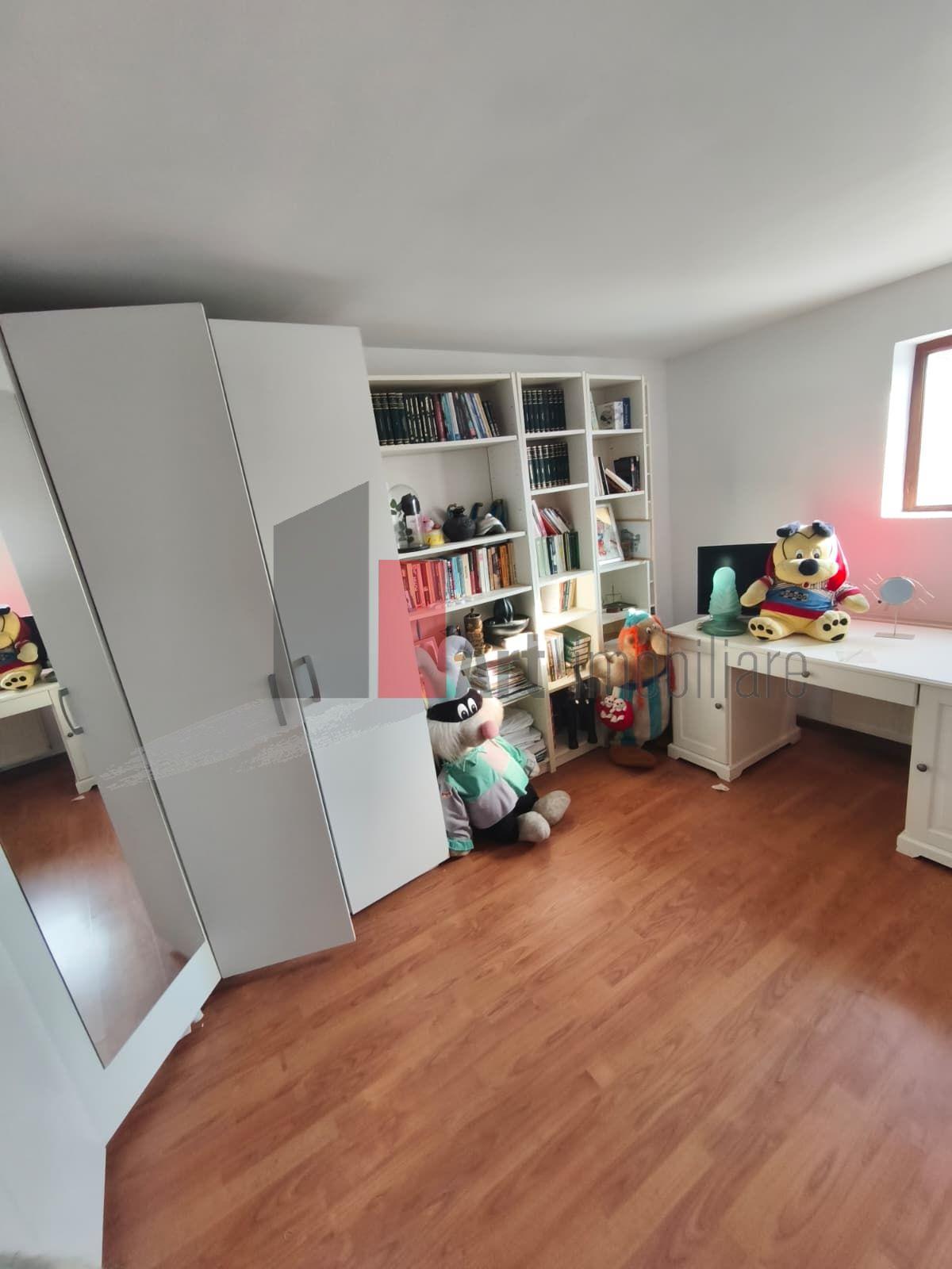Casa Vanzare Giulesti 4 camere - 1