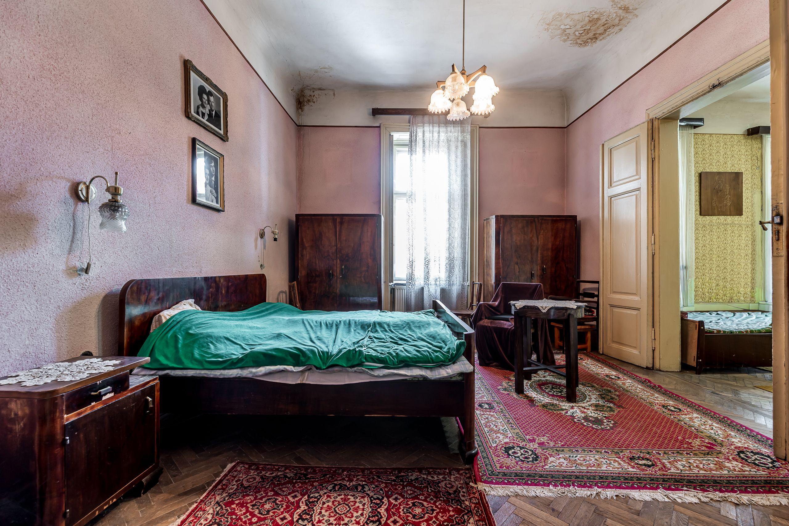 REZERVAT RAR pe piata Apartament cu 3 camere si balcon pe strada Horia - 12