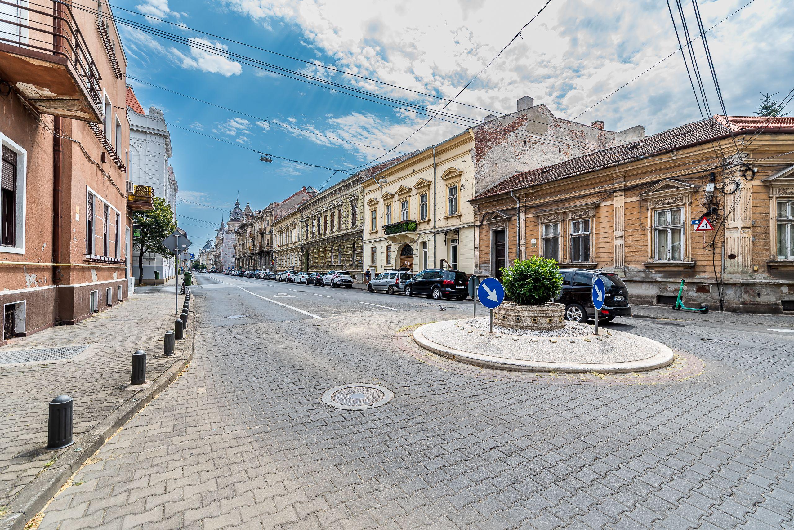 RAR pe piata Apartament cu 3 camere si balcon pe strada Horia - 9