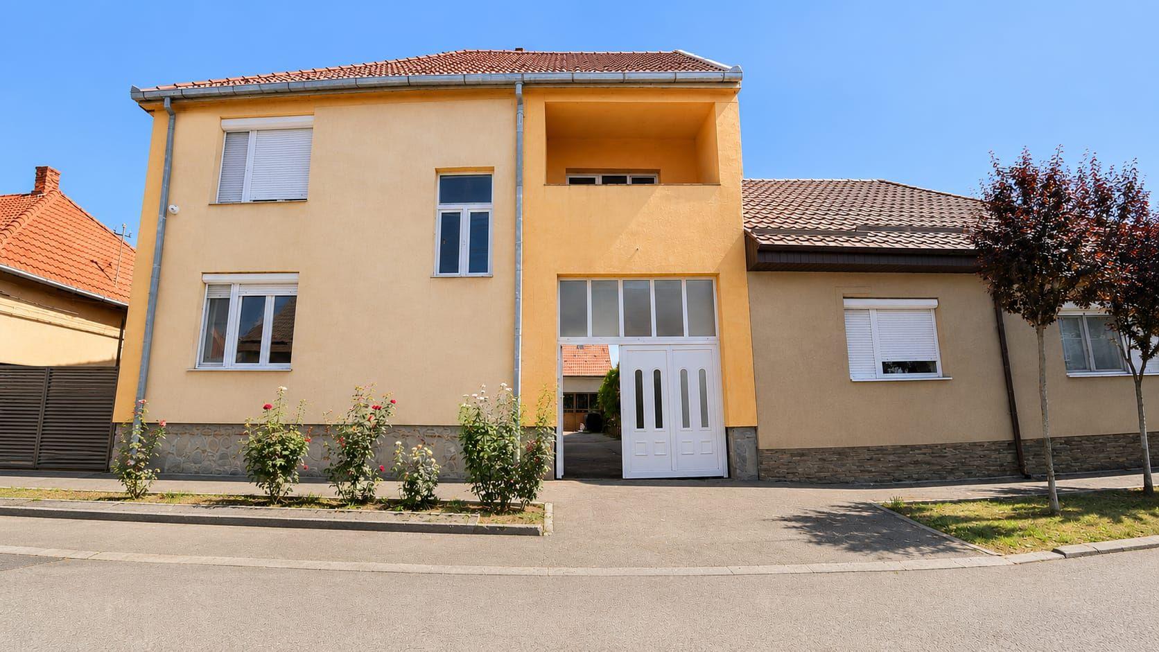 Casă cu 3 dormitoare și teren de 539 mp, Satu Mare str St, O Iosif