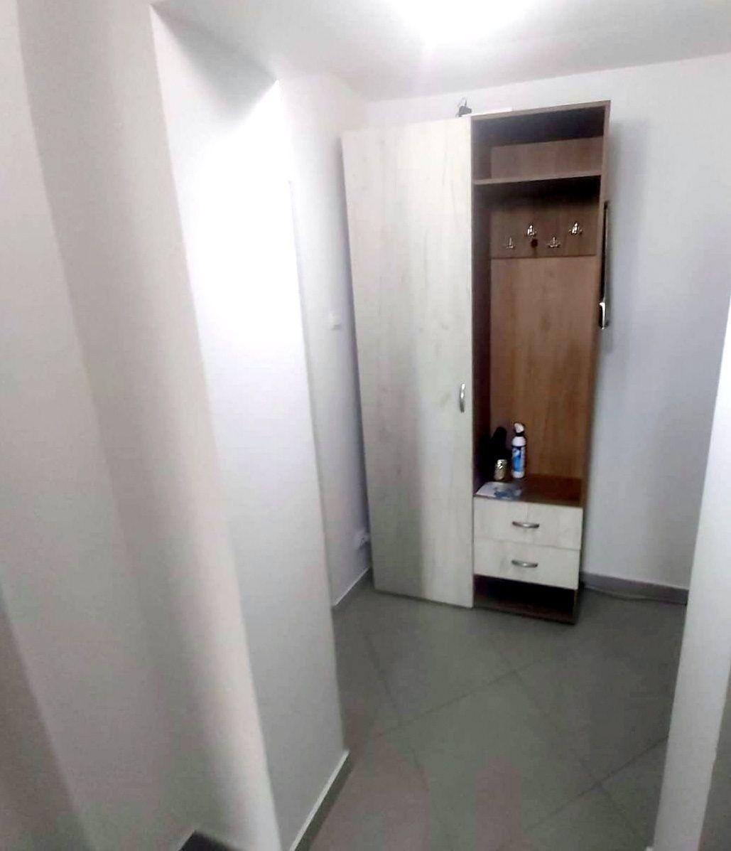 Apartament cu doua camere, decomandat - Bd. Unirii, scoala nr. 10 - 6