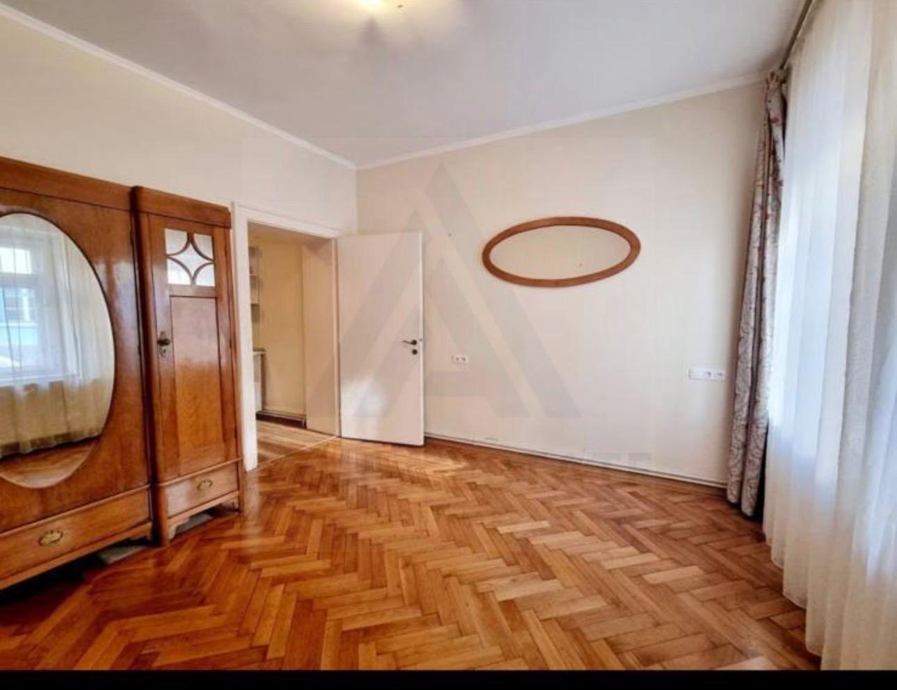 Apartament 2 camere 61 mp utili parter 2 bai 2 pivnite Centrul Istoric - 1