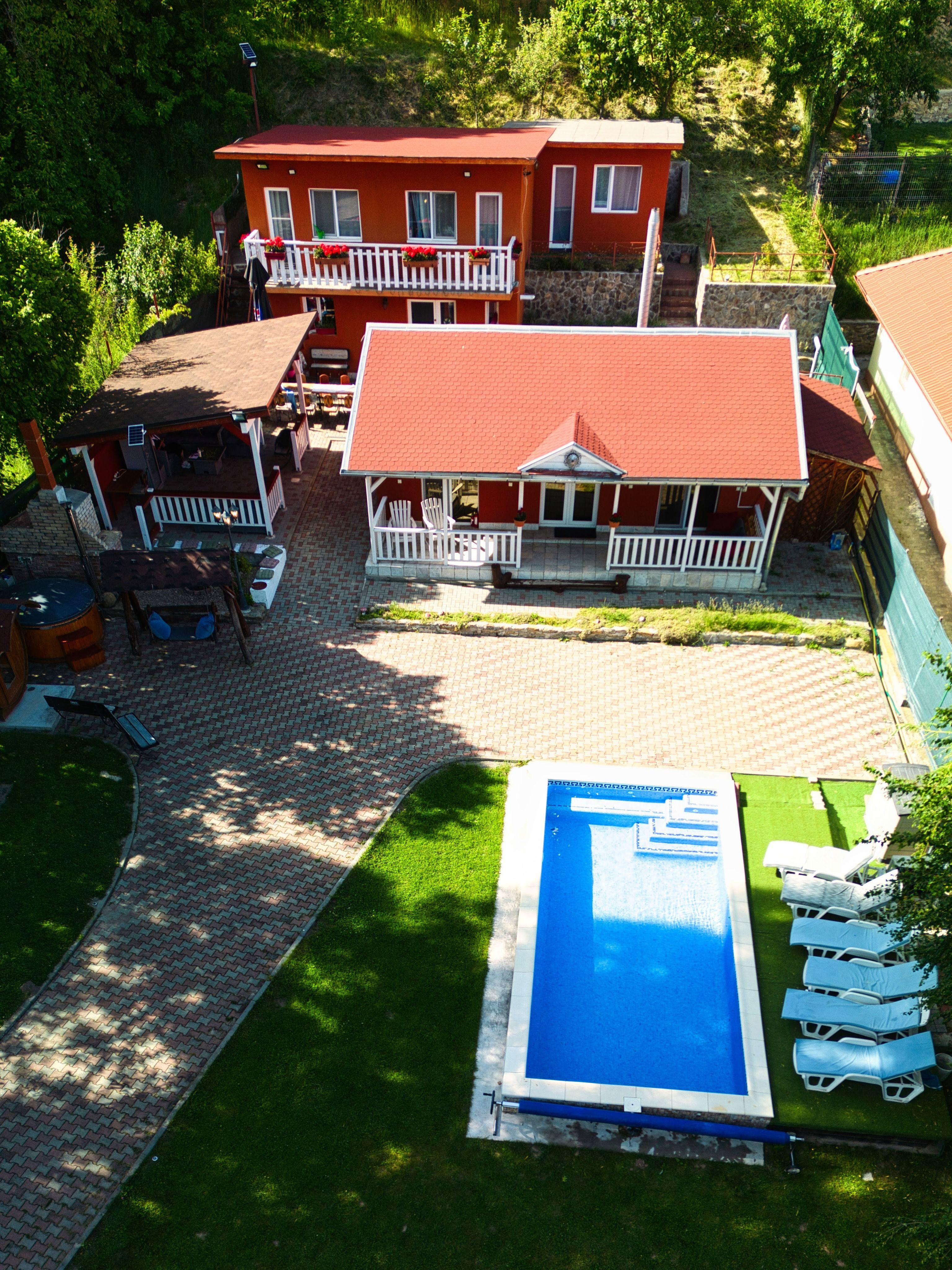 Charming Home By Feleacu, 1582 mp teren. Se accepta schimburi. - 2
