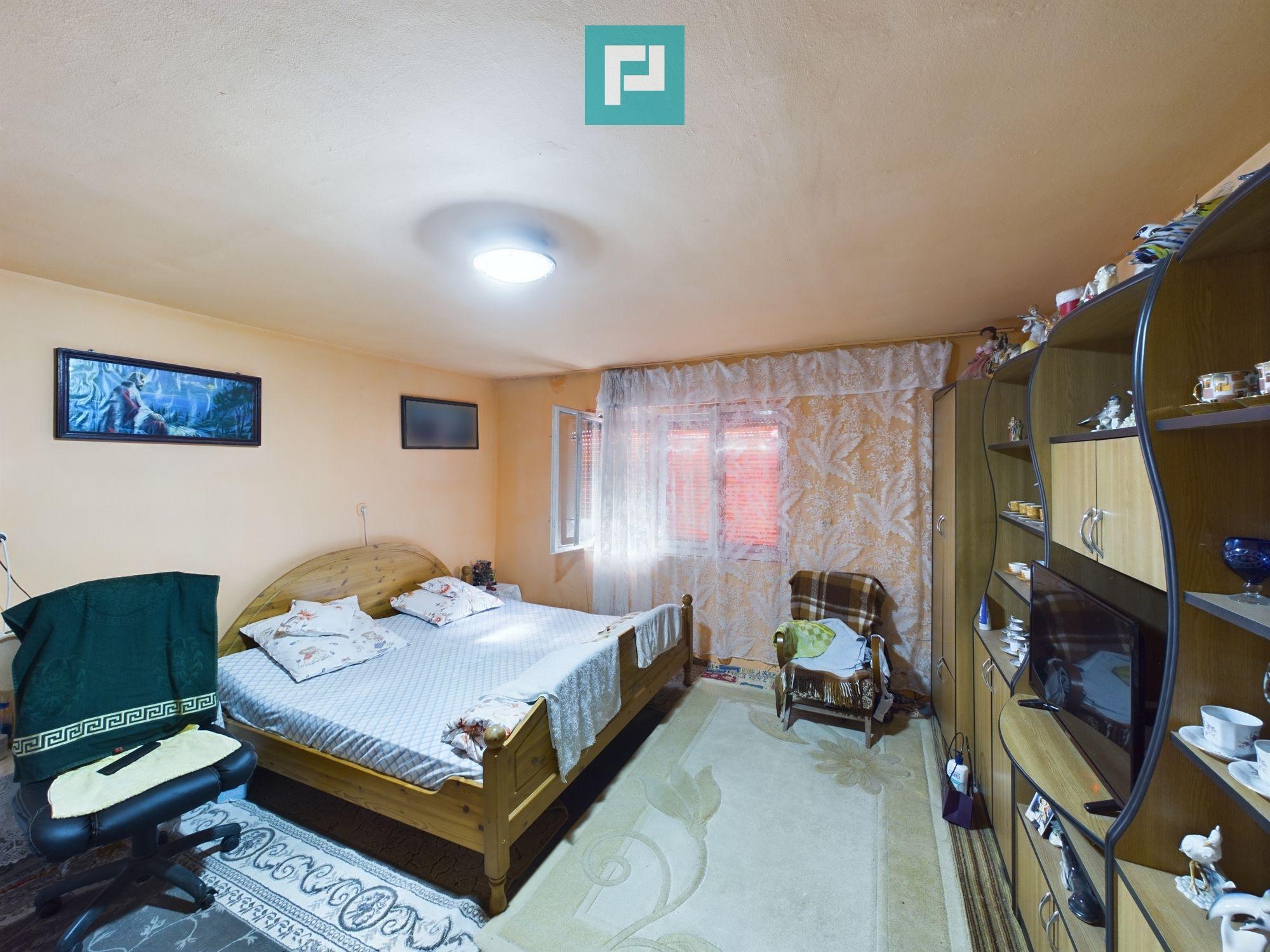 Casă cu 2 camere și 456 mp teren în Ghioroc - 22