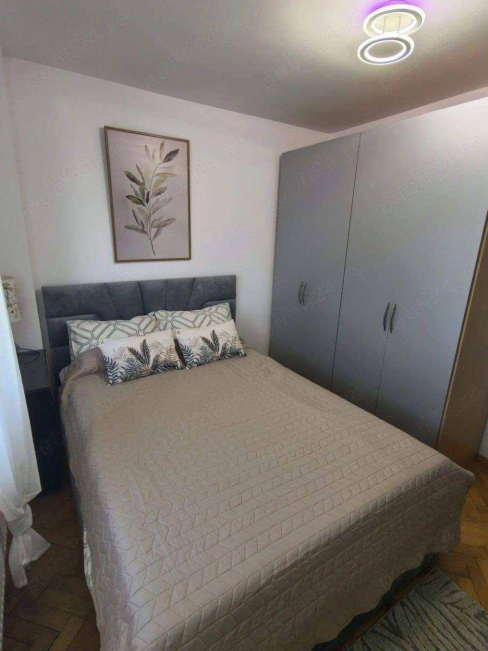 De inchiriat apartament cu 2 camere, central. etaj 3, 450 euro - 4