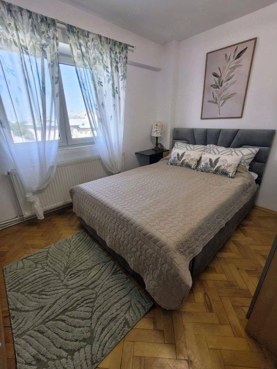De inchiriat apartament cu 2 camere, central. etaj 3, 450 euro - 3