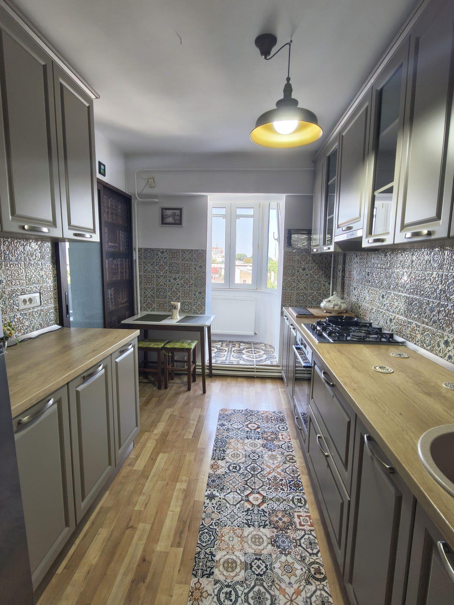 De inchiriat apartament cu 2 camere, central. etaj 3, 450 euro - 7