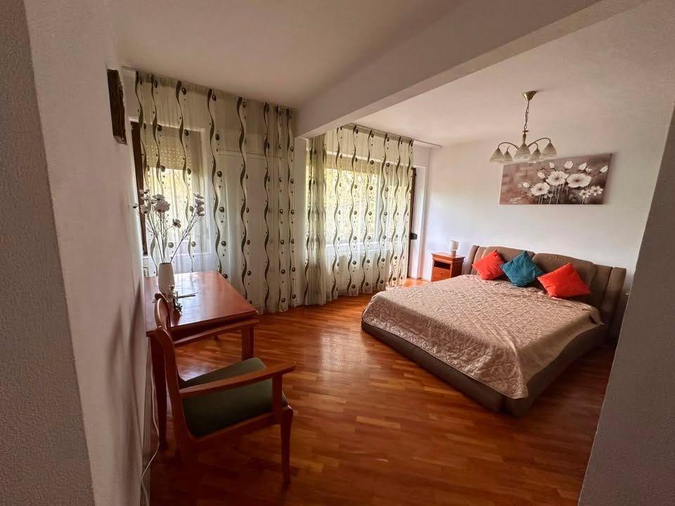 De inchiriat apartament cu 2 camere, etaj 2, Gradina Publica, 400 euro - 3