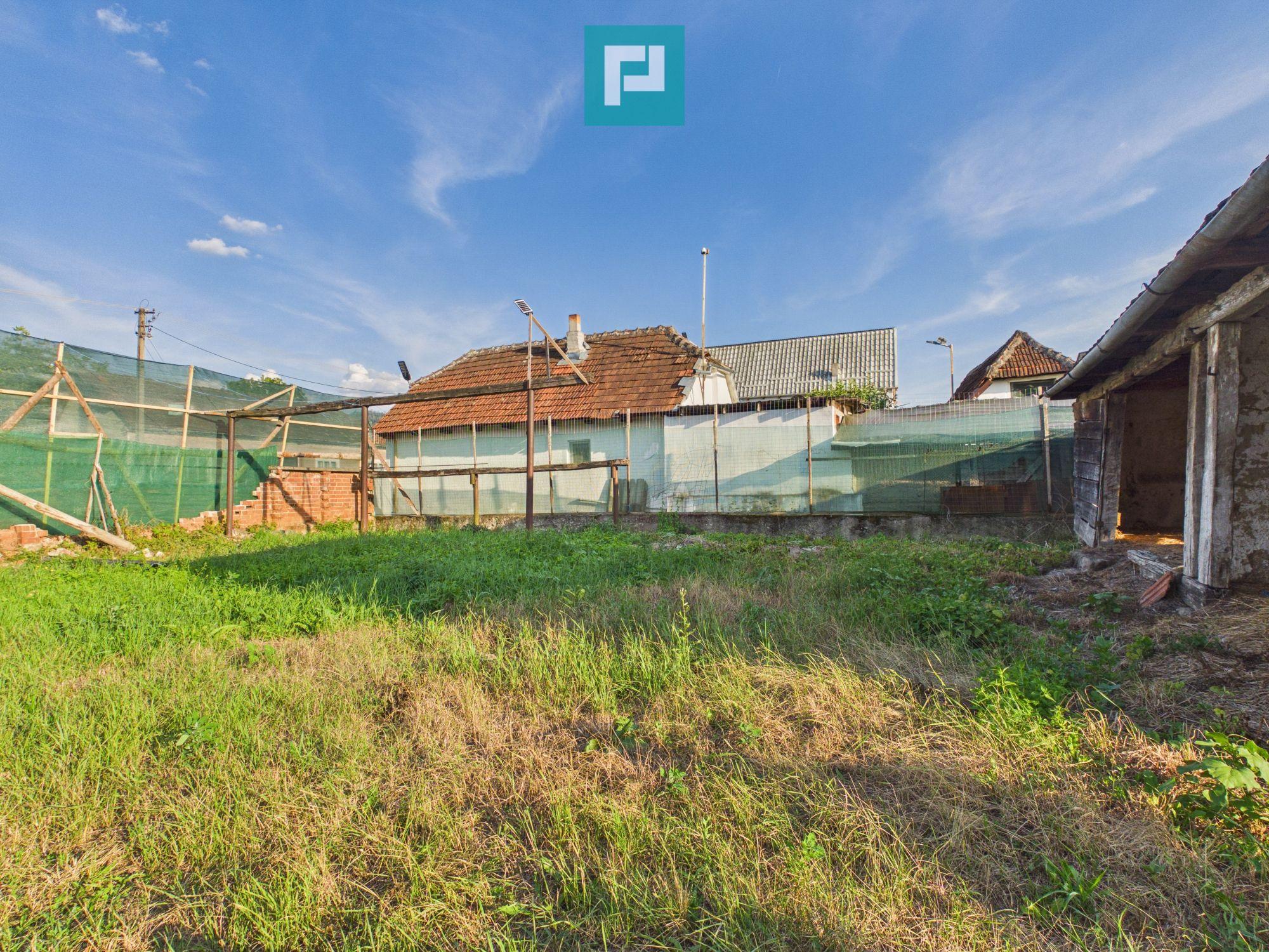 Casă în centrul localității Dezna, județul Arad - 4