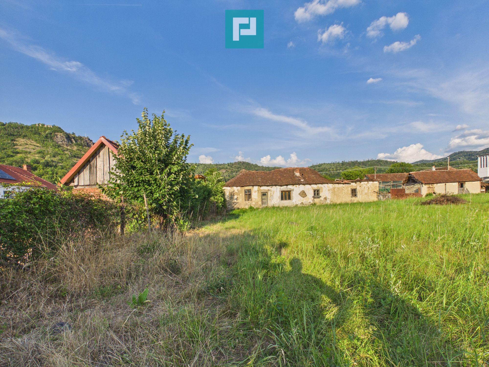 Casă în centrul localității Dezna, județul Arad - 2