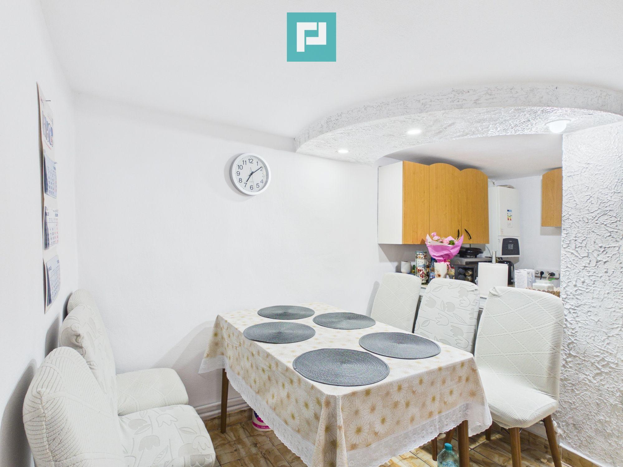 Casă cu 2 corpuri, teren 398 mp, Oradea - 15