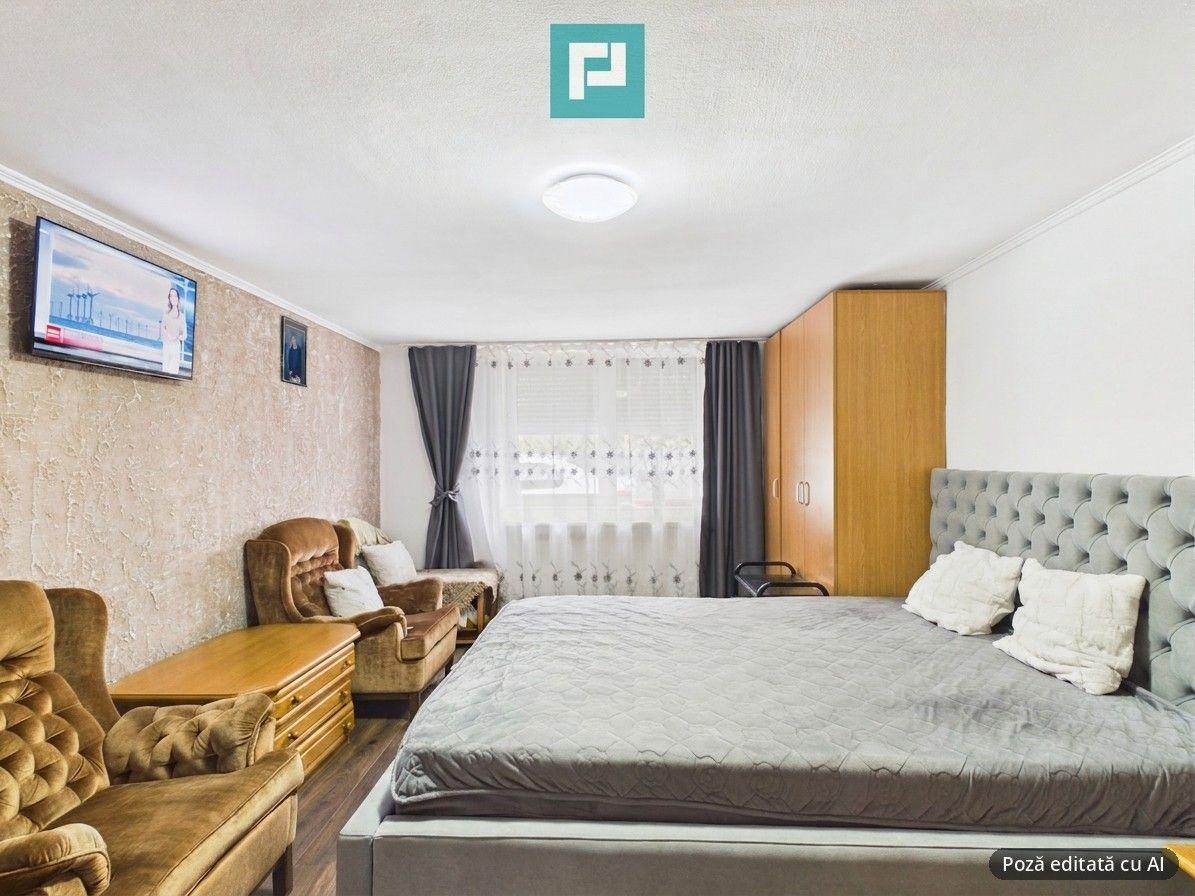 Casă cu 2 corpuri, teren 398 mp, Oradea - 12