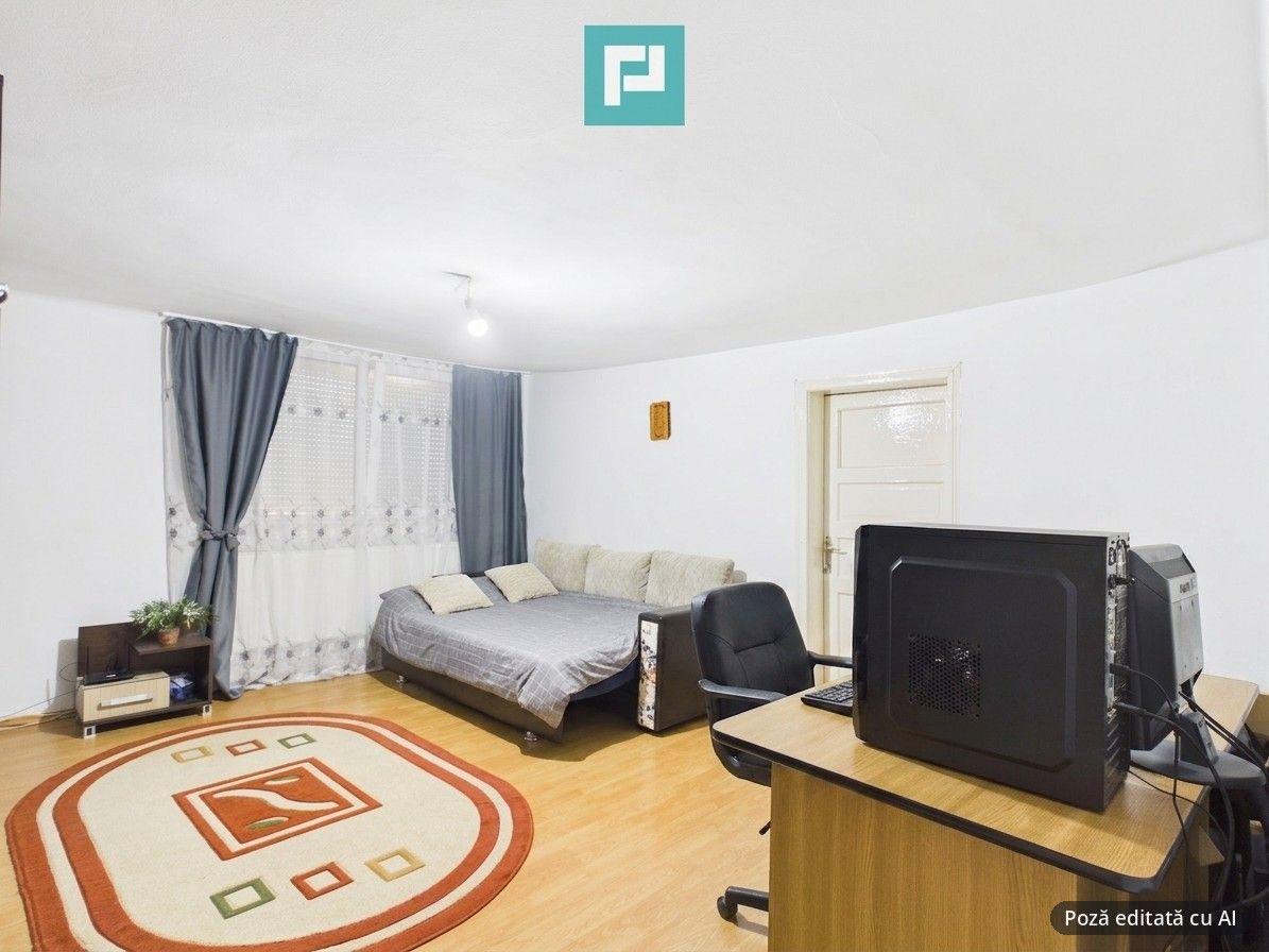 Casă cu 2 corpuri, teren 398 mp, Oradea - 24