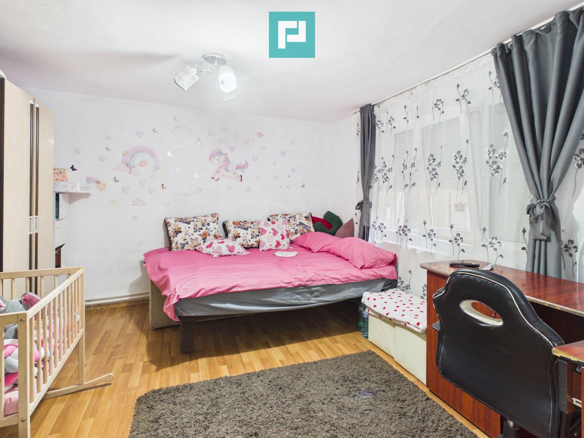 Casă cu 2 corpuri, teren 398 mp, Oradea - 22