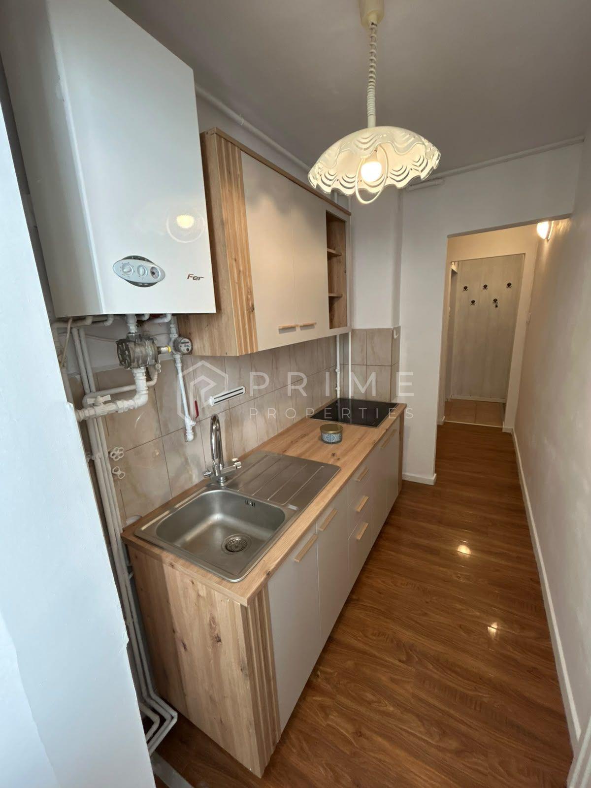 Apartament cu o camera de inchiriat- Str Viitorului- Etaj 1 - 4