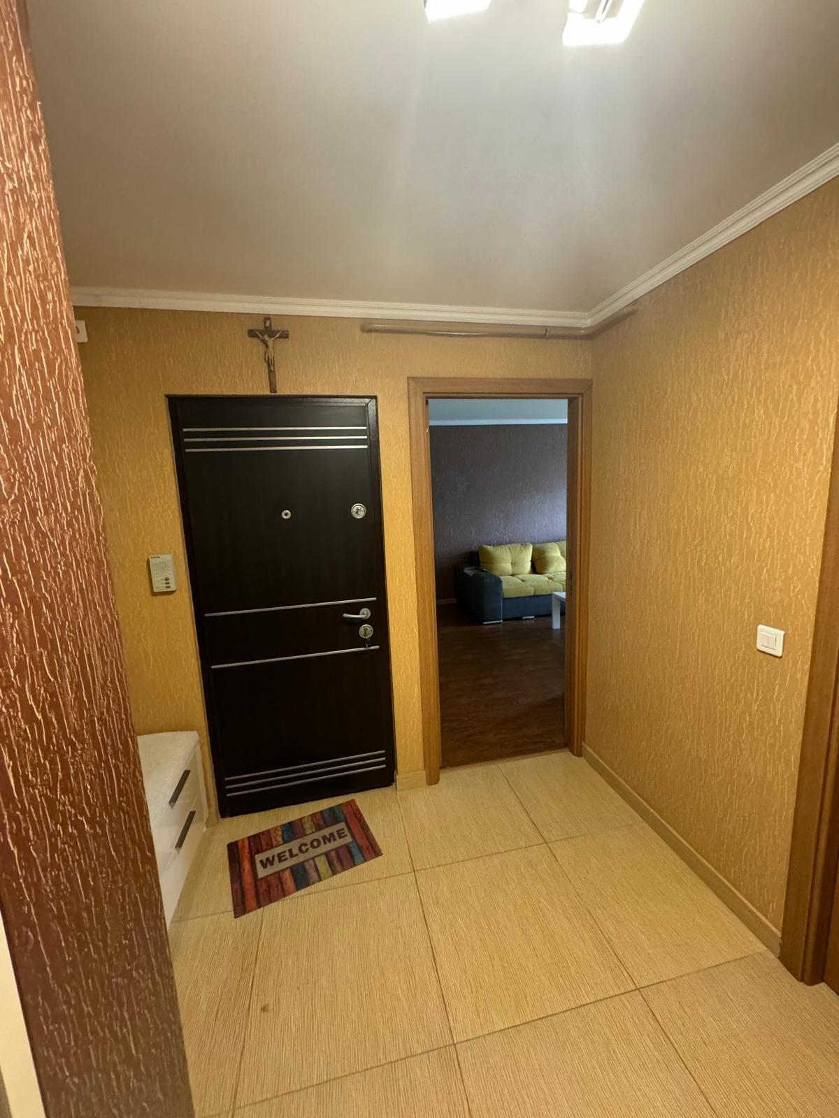 De inchiriat apartament cu 3 camere, Str. Nae leonard, etaj 3, 500 E - 11