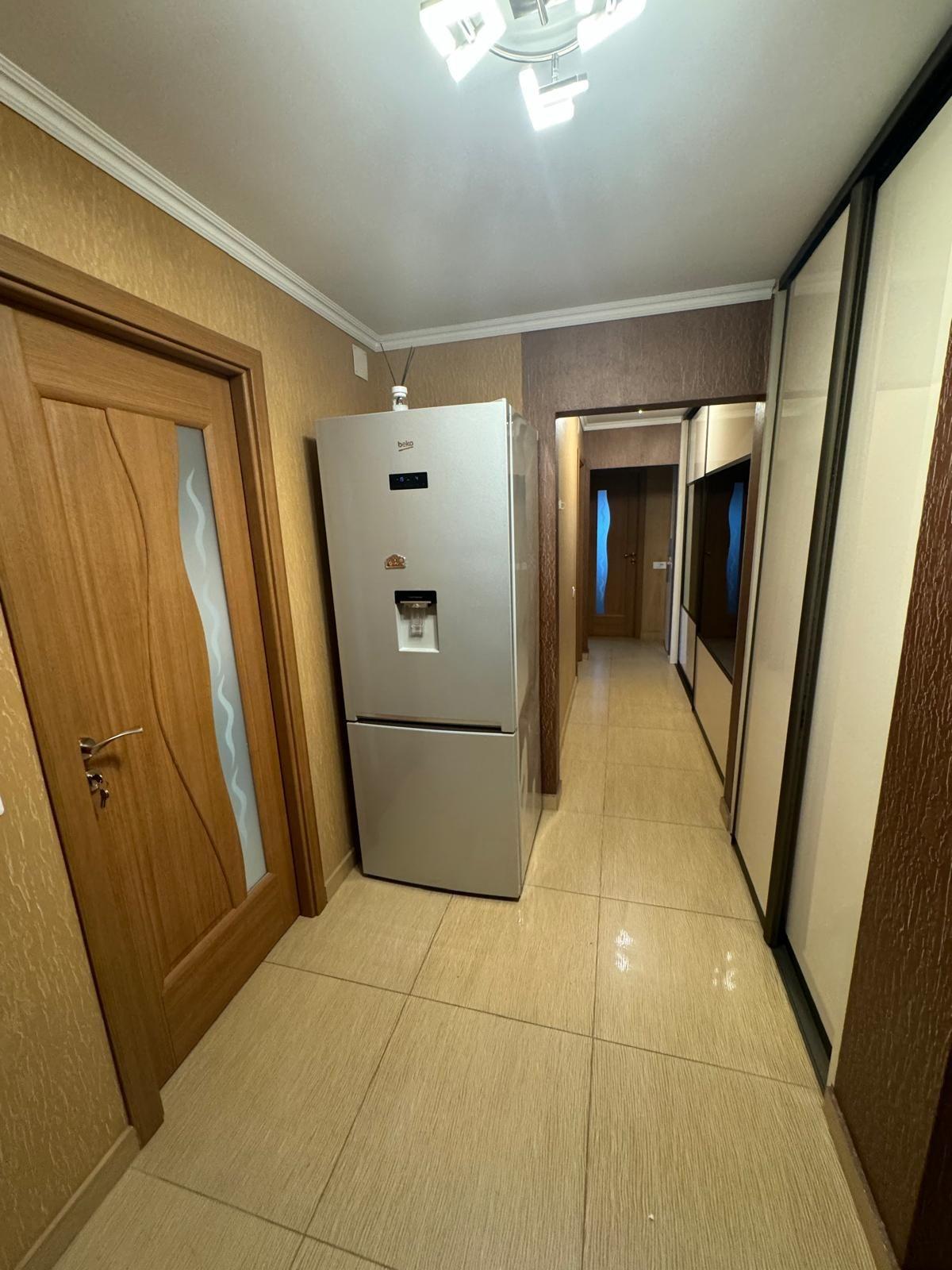 De inchiriat apartament cu 3 camere, Str. Nae leonard, etaj 3, 500 E - 9