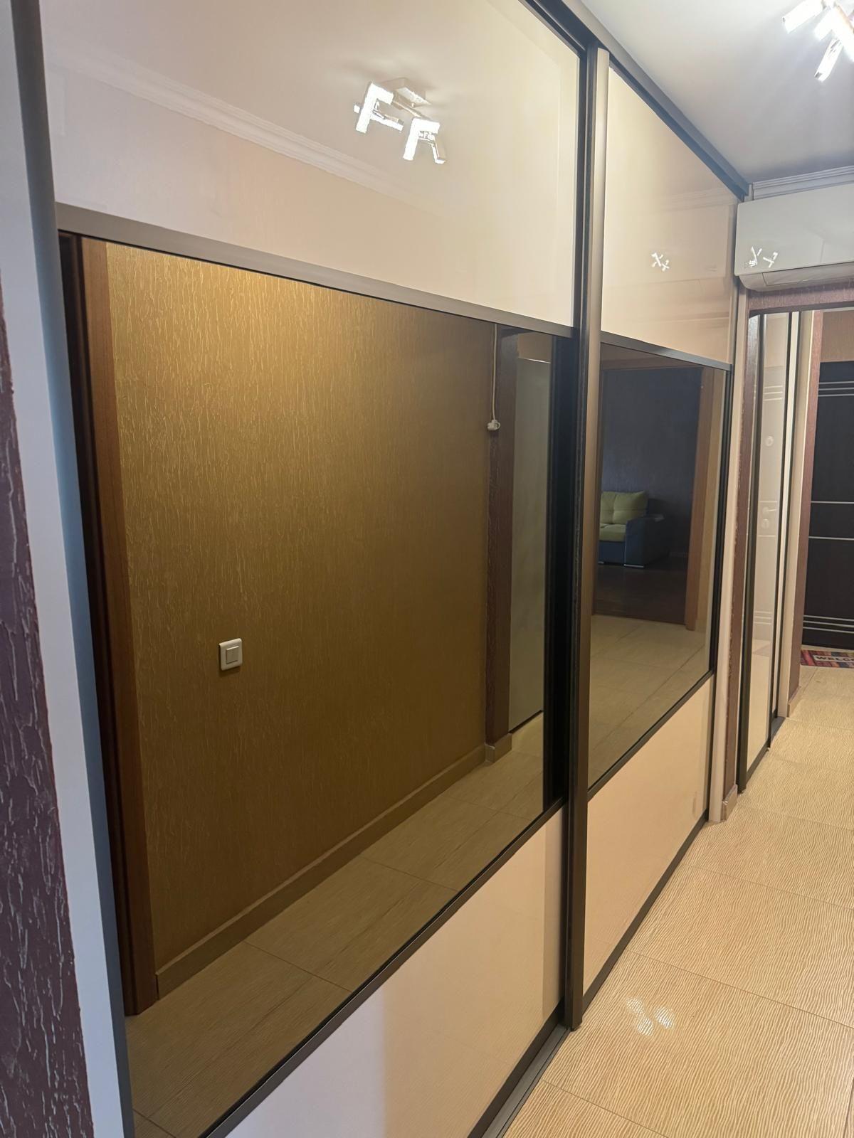 De inchiriat apartament cu 3 camere, Str. Nae leonard, etaj 3, 500 E - 5