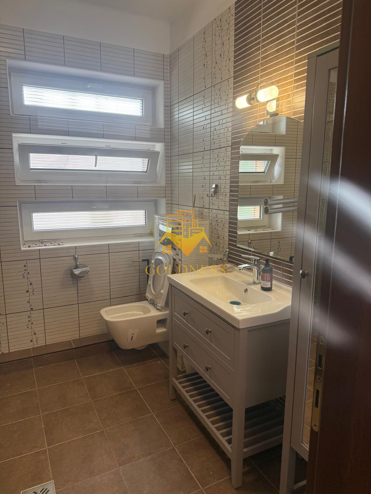 Casa individuala 5 camere zona centrala , 210 mp si garaj propriu! - 7