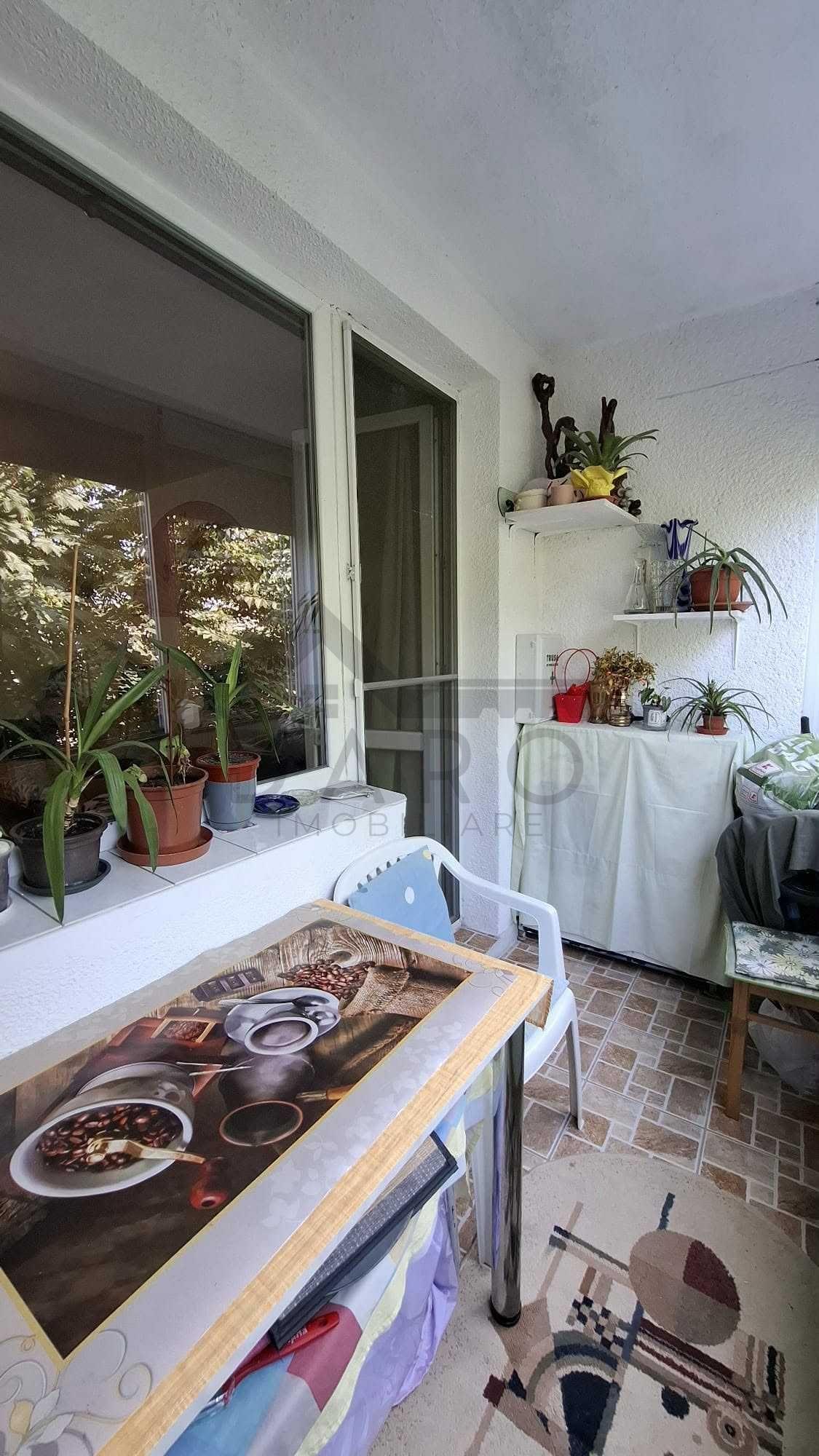 De vanzare Apartament cu 3 camere - 8