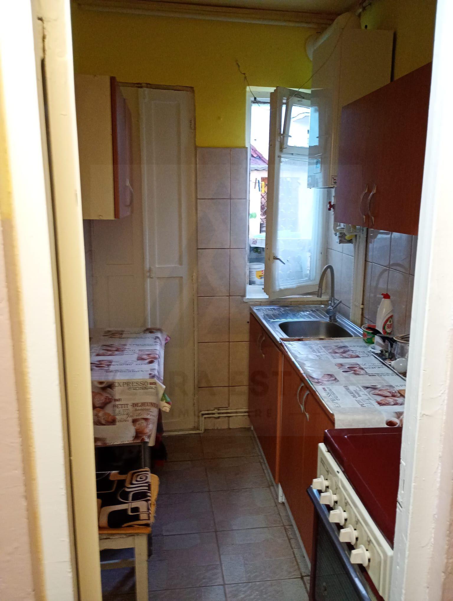 Apartament 2 camere etaj 1 bucatarie inchisa Cedonia - 2