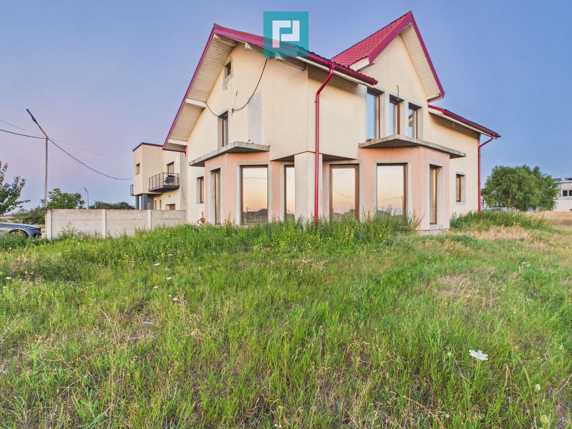 Casă individuală cu 6 camere în Sânandrei