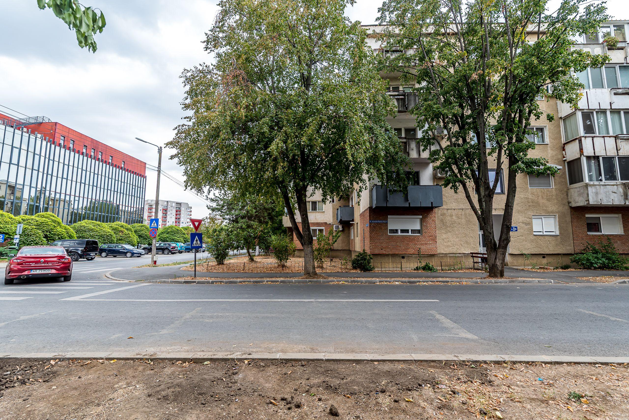 Apartament 2 camere decomandat | Zona Genesys Arad - 9