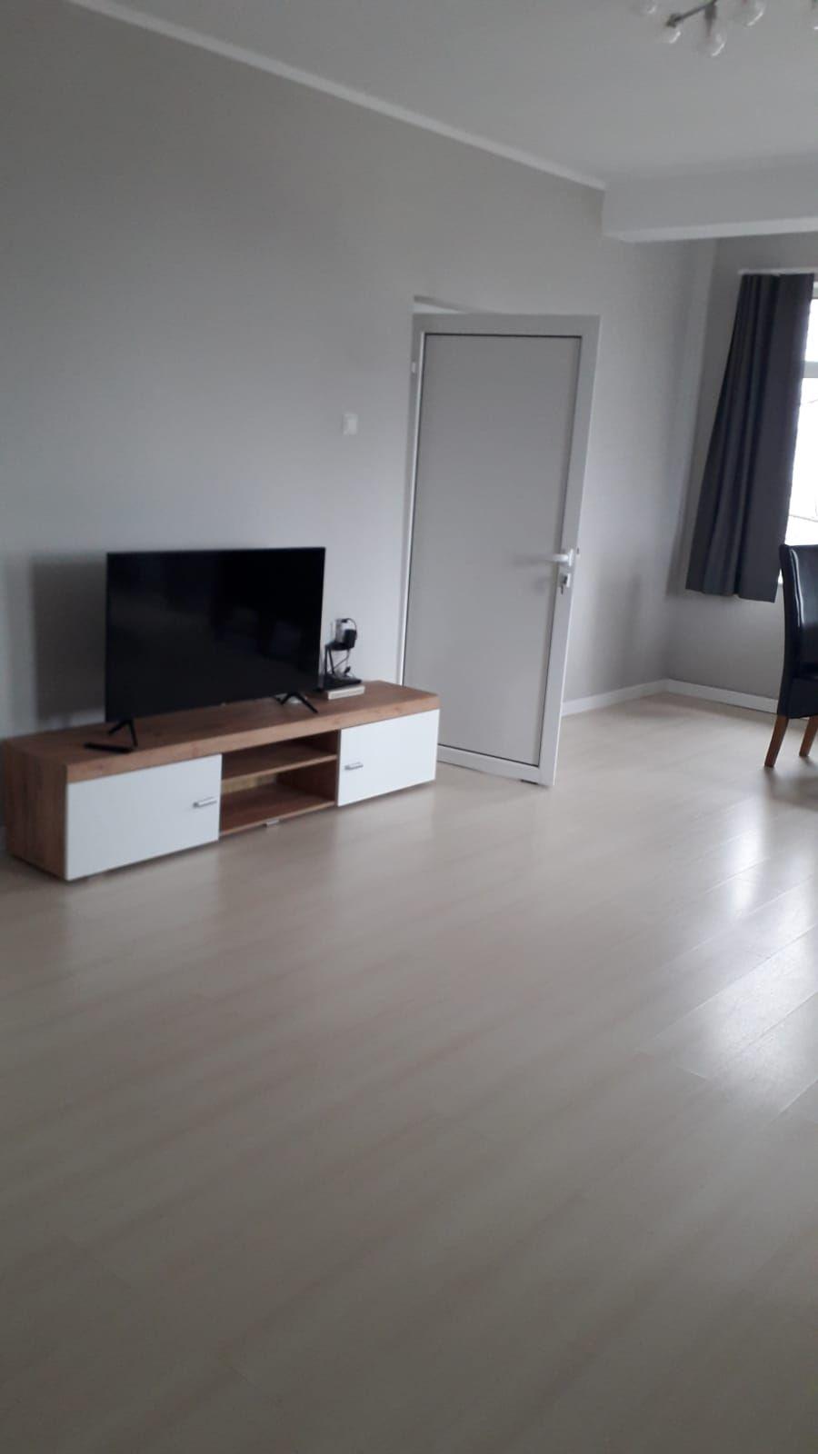 De inchiriat 2 apartamente cu 2 camere, etaj 1/2, strada Domneasca, 500 E - 5