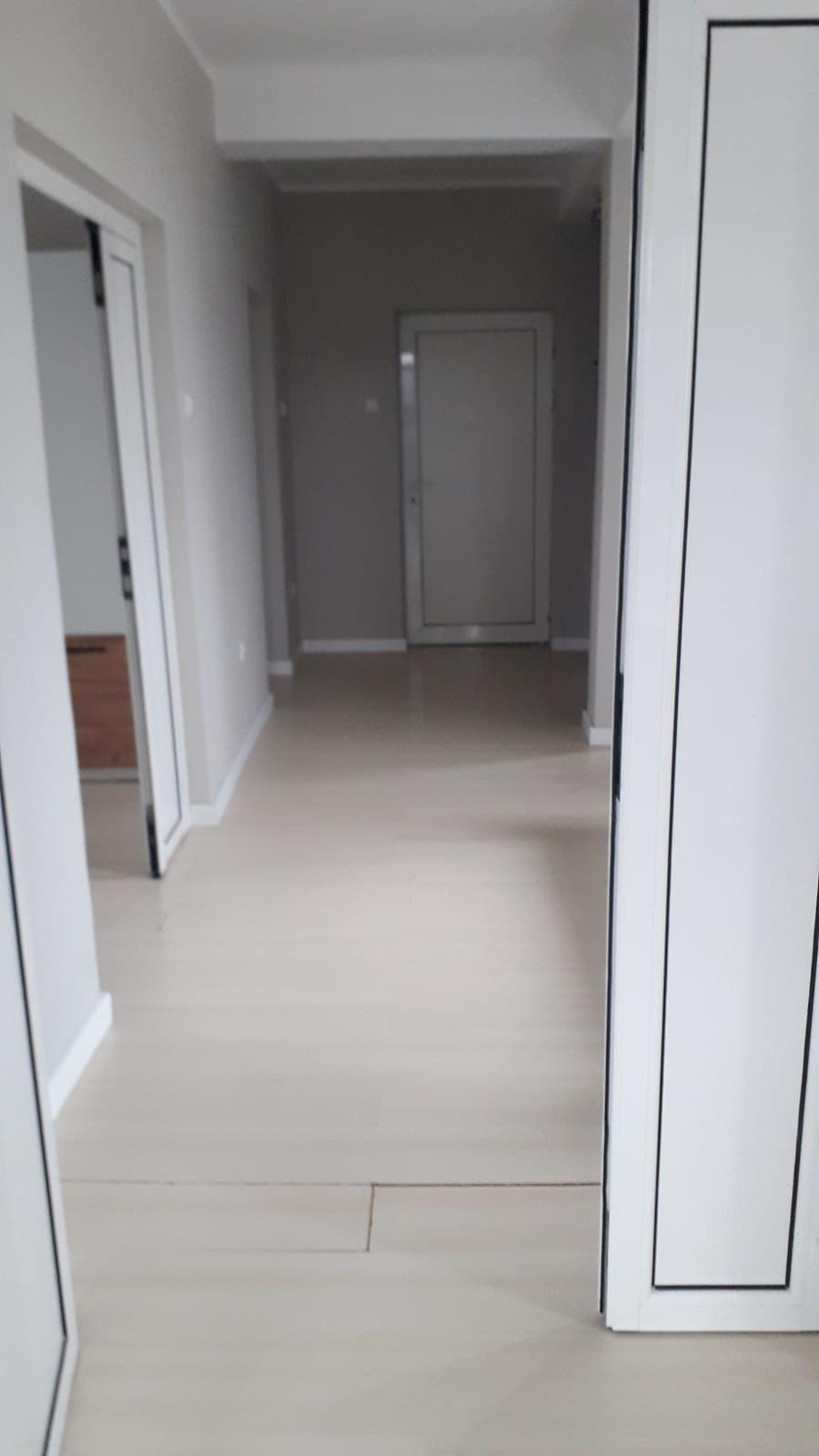De inchiriat 2 apartamente cu 2 camere, etaj 1/2, strada Domneasca, 500 E - 4