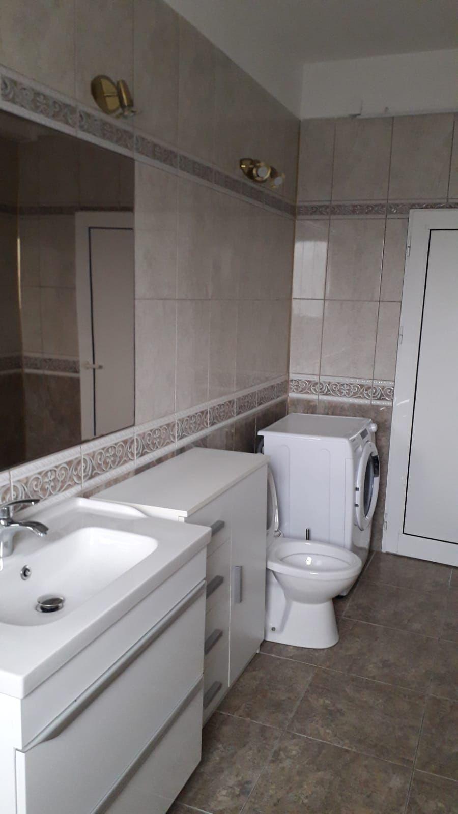 De inchiriat apartament cu o camera, centru, etaj 1, 400 E - 1