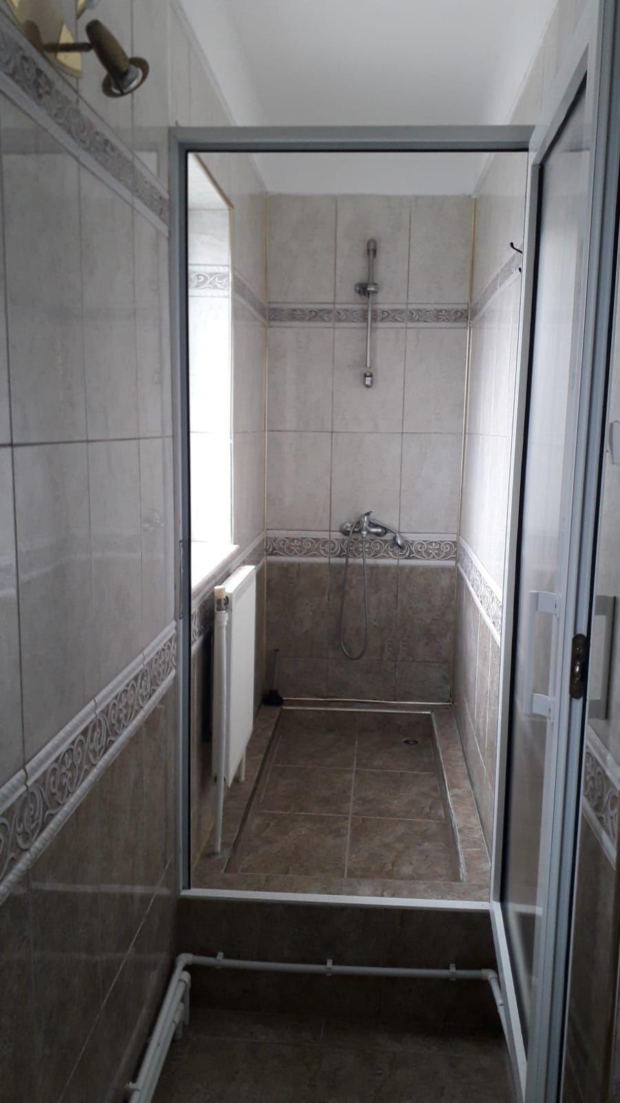 De inchiriat apartament cu o camera, centru, etaj 1, 400 E - 6