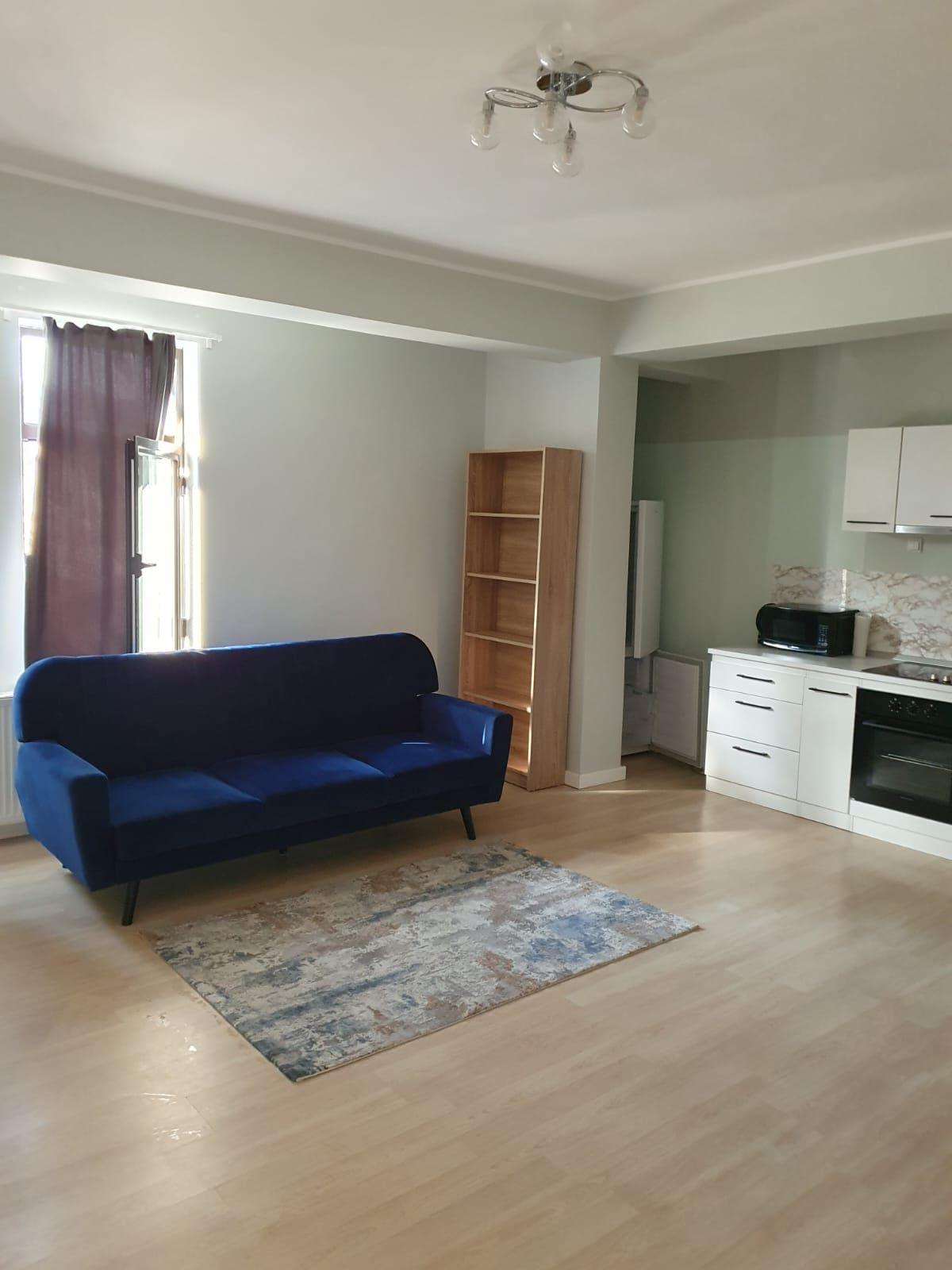De inchiriat apartament cu o camera, centru, etaj 1, 400 E - 2