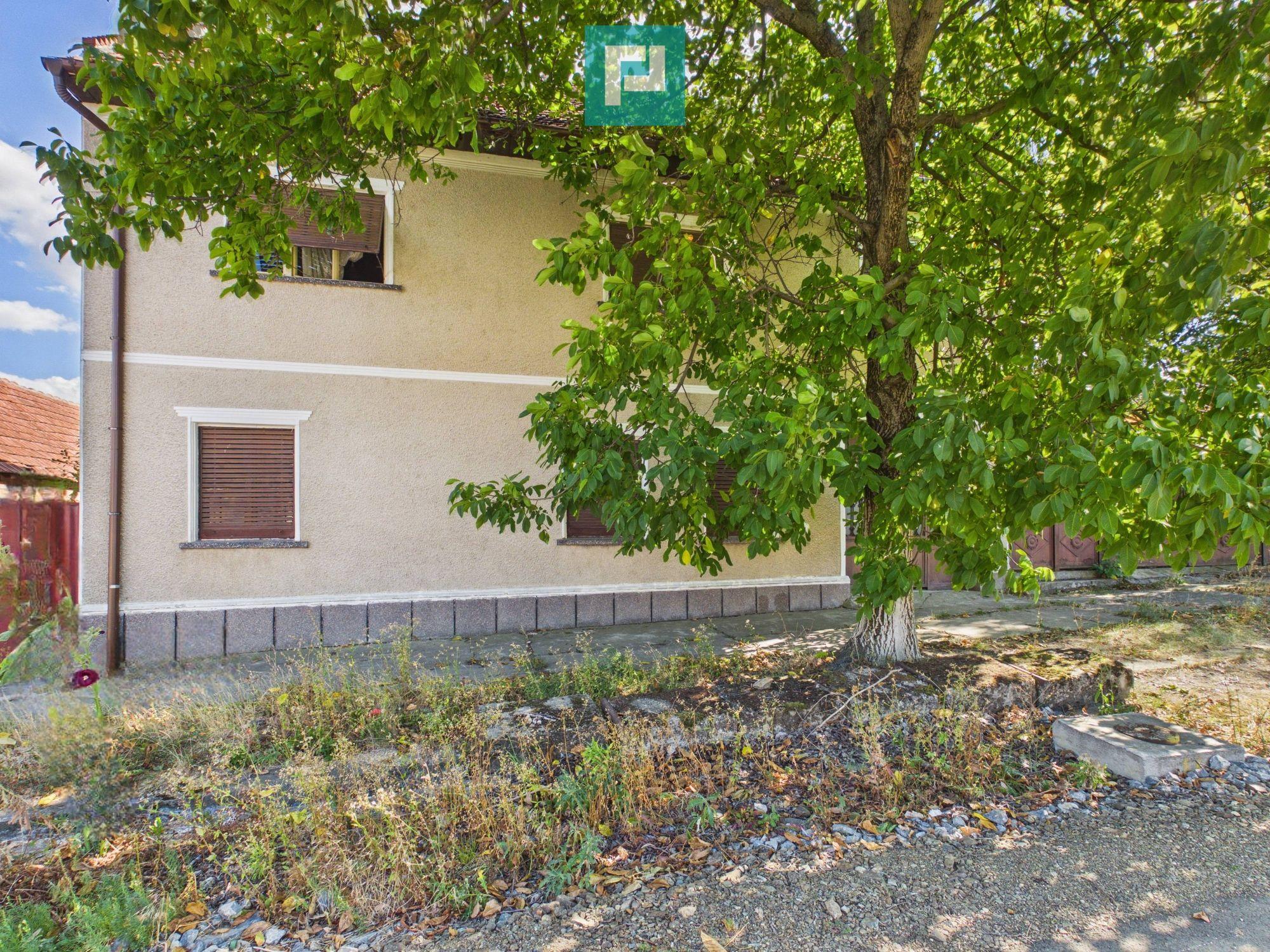 Casă cu etaj, în localitatea Buteni, Arad - 4