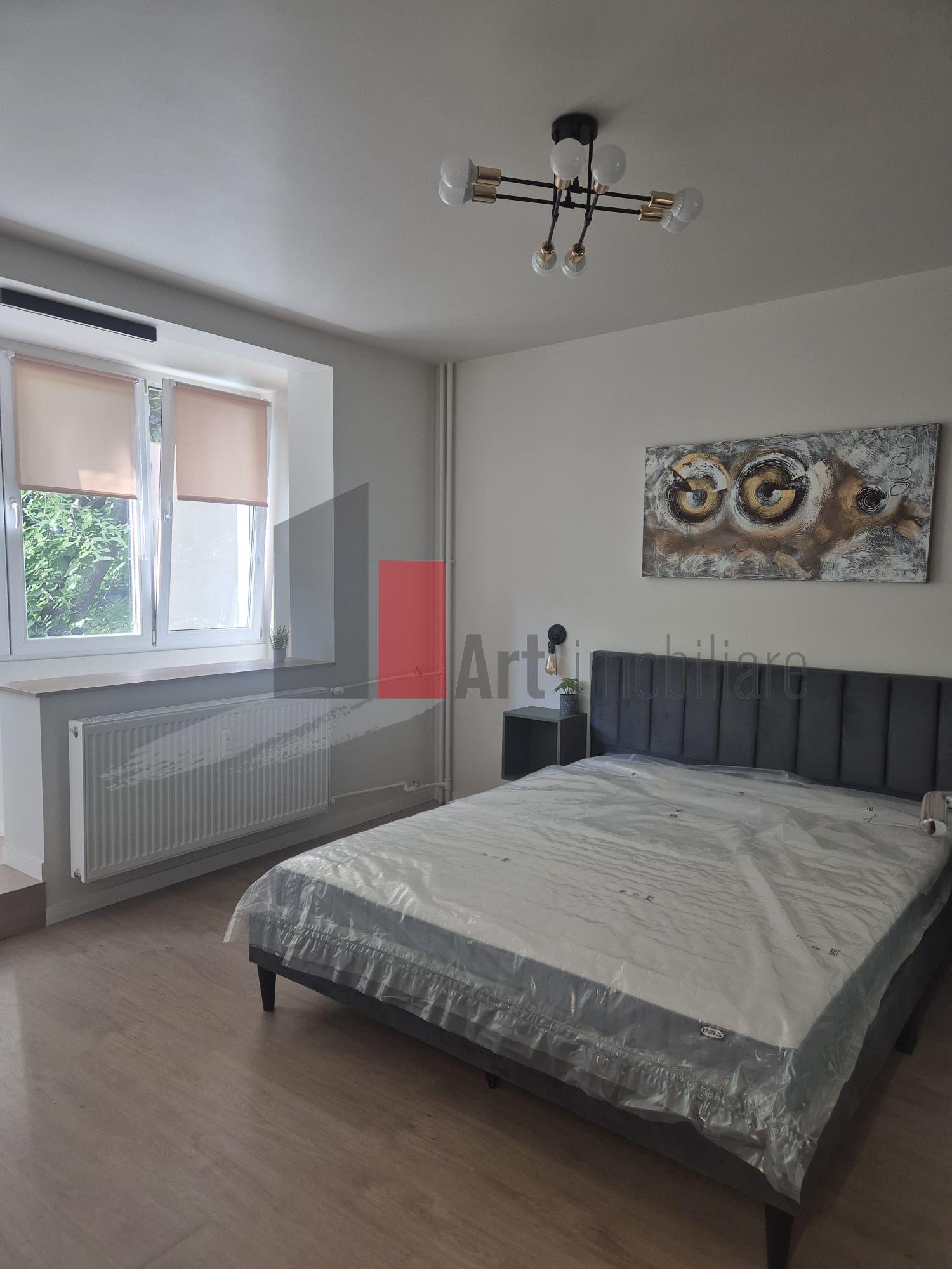 Inchiriez apartament 4 camere, complet renovat, - 12