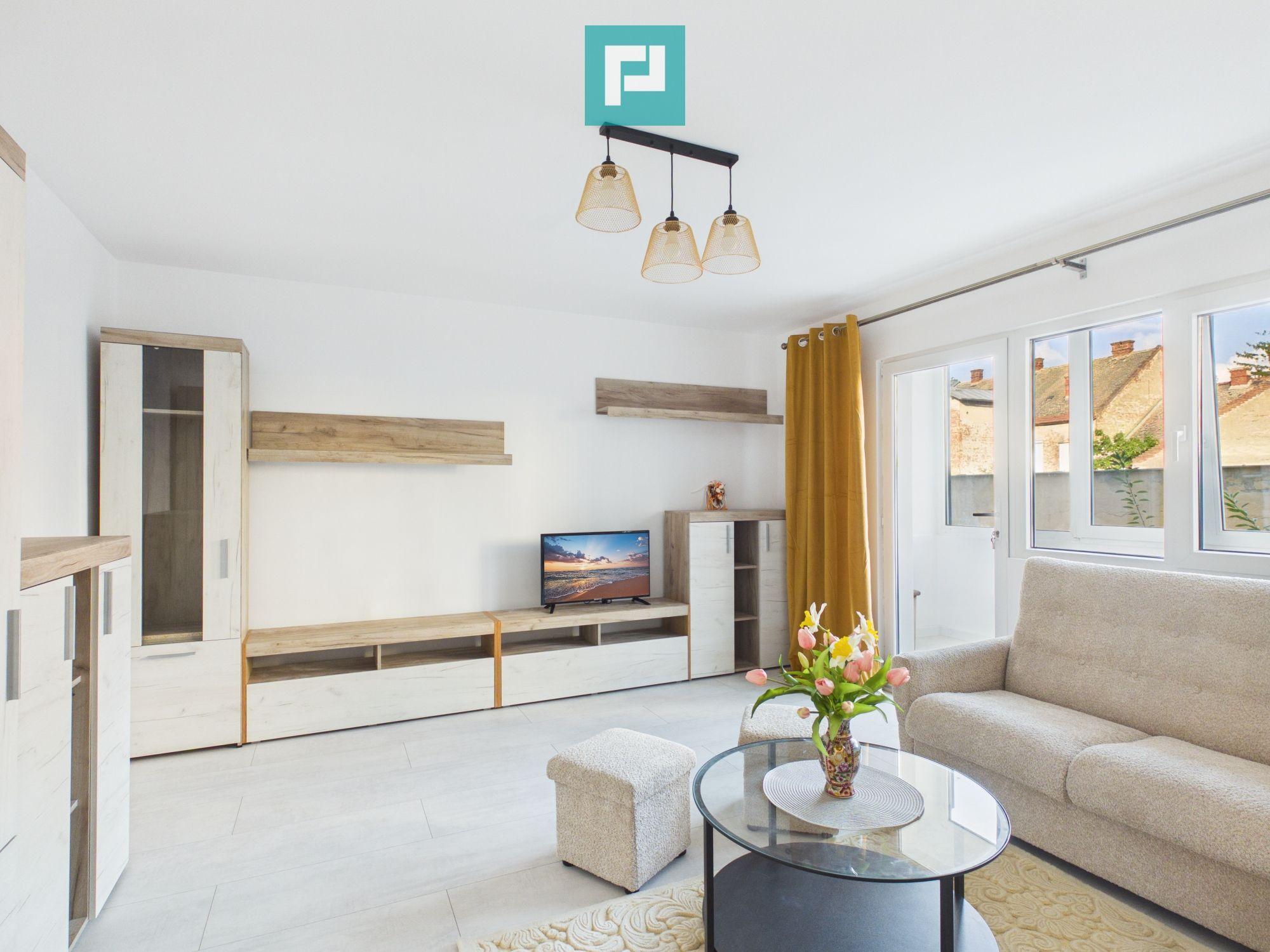 Apartament lux 3 camere de închiriat central Arad