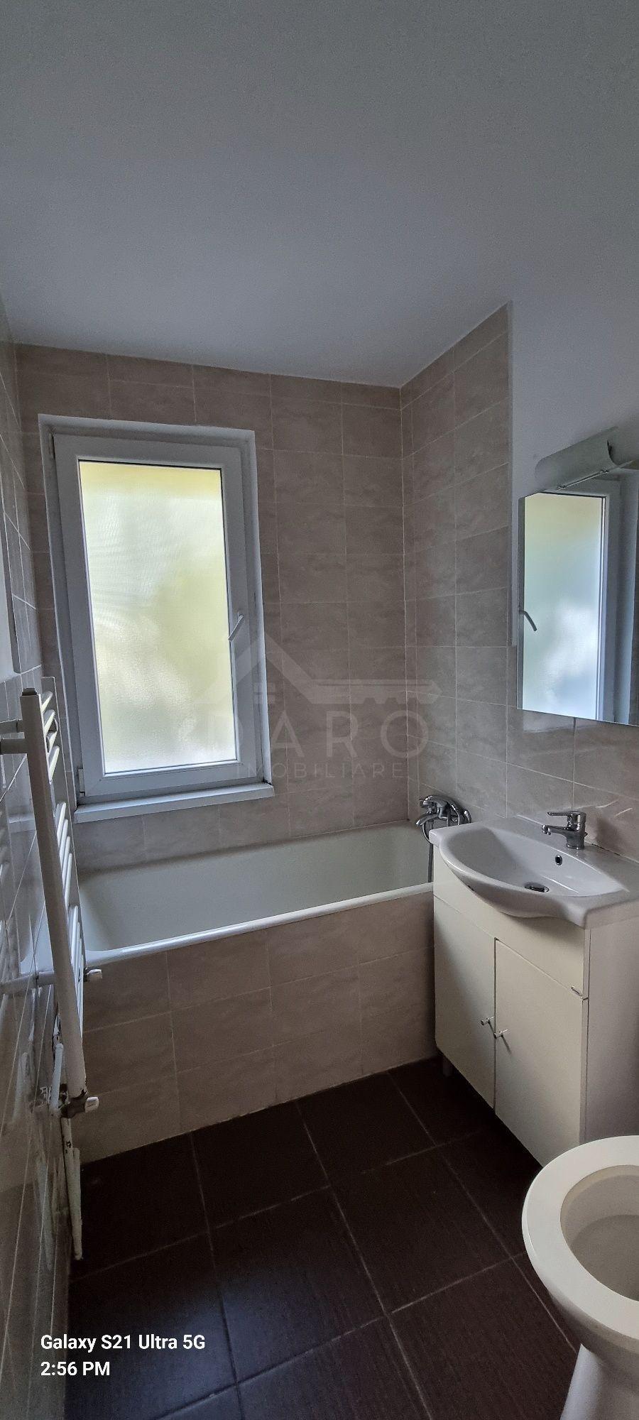 Inchiriere apartament 3 camere 7 noiembrie.For rent 2 bedrooms,1 living room,2 bathrooms apartment near UMFST - 7