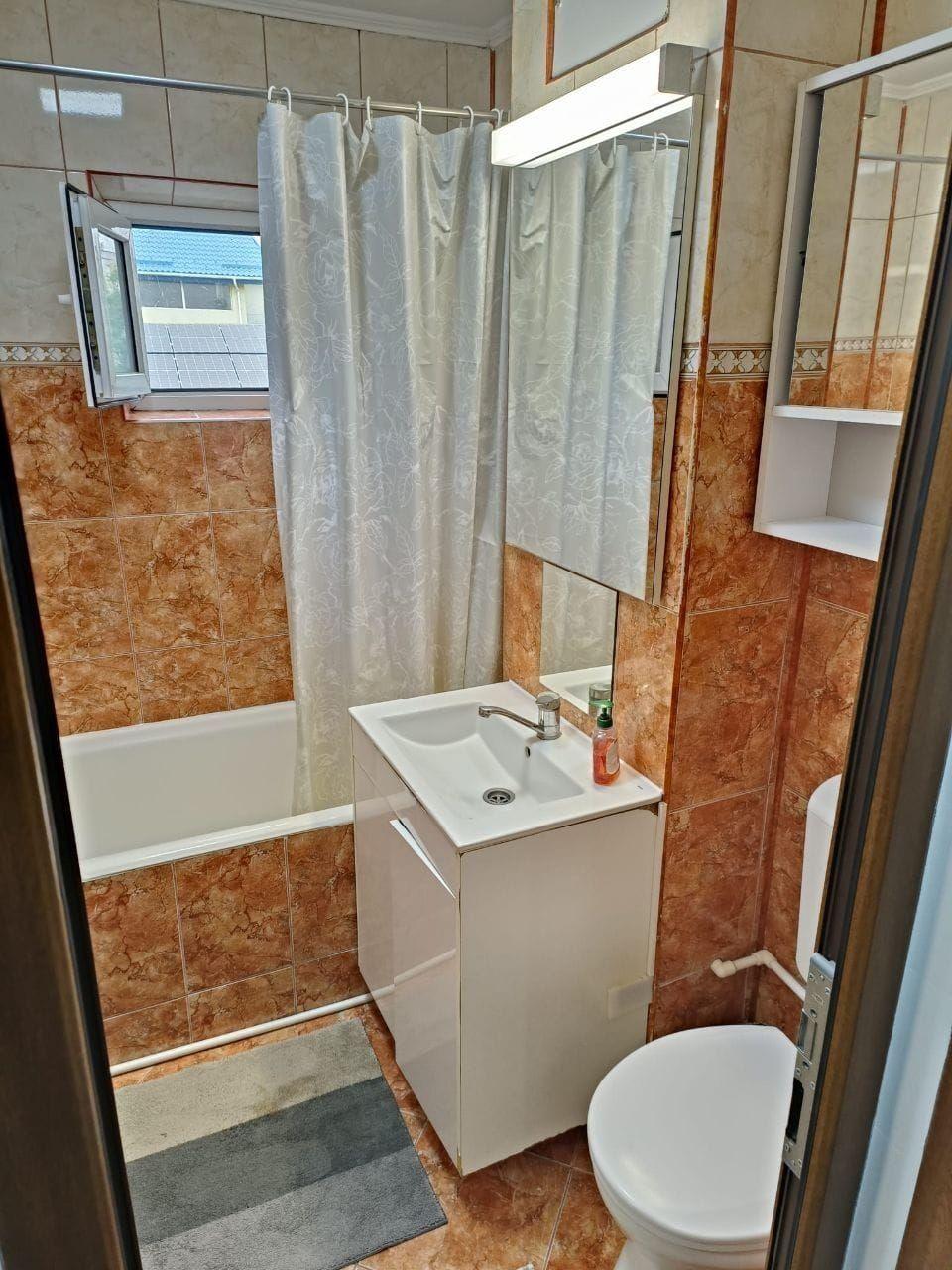 Vanzare - apartament cu 3 camere, etaj intermediar - Siderurgistilor - 6