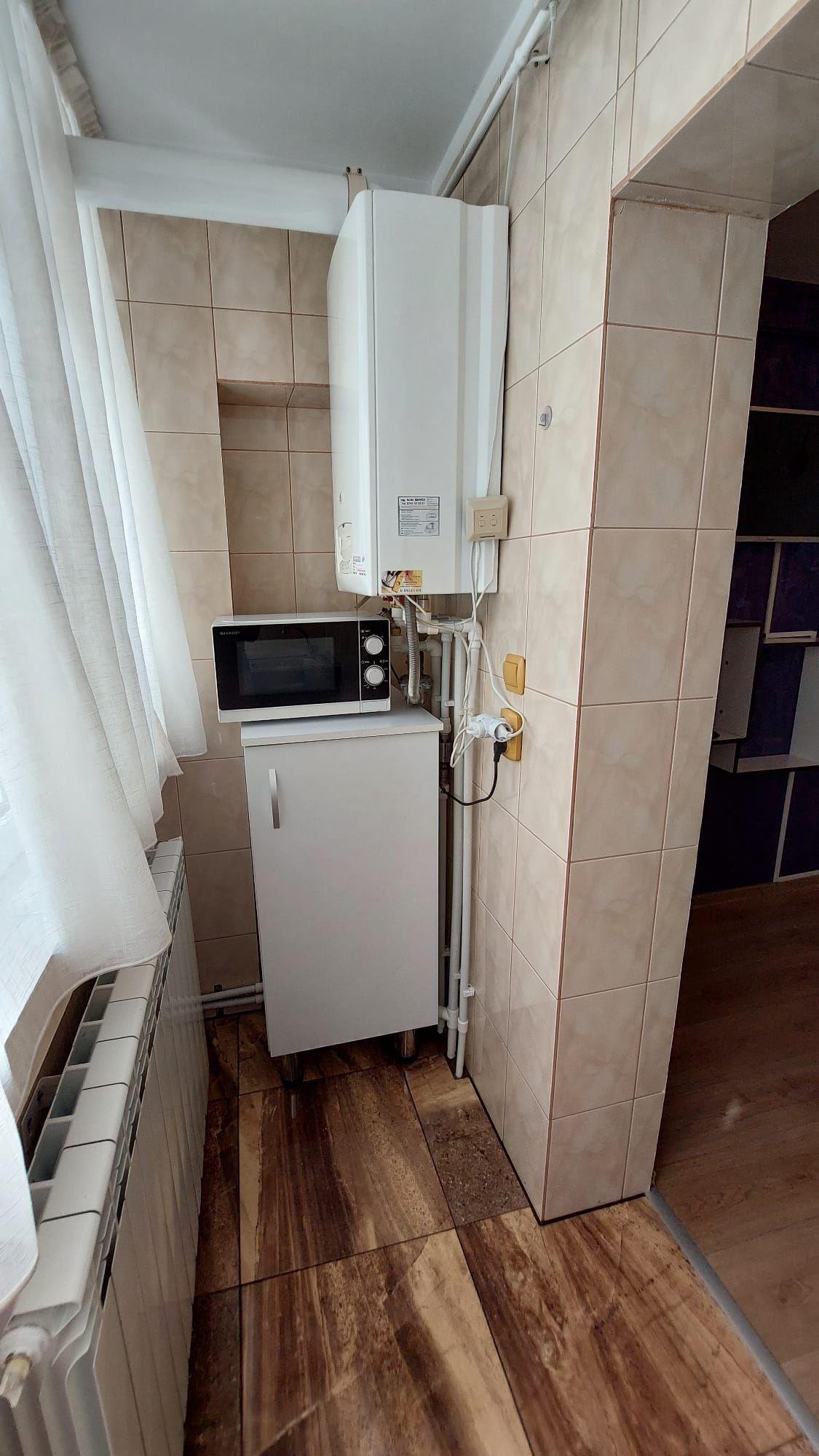 De închiriat apartament cu 3 camere, etaj 1, Siderurgistilor, 400 euro - 23