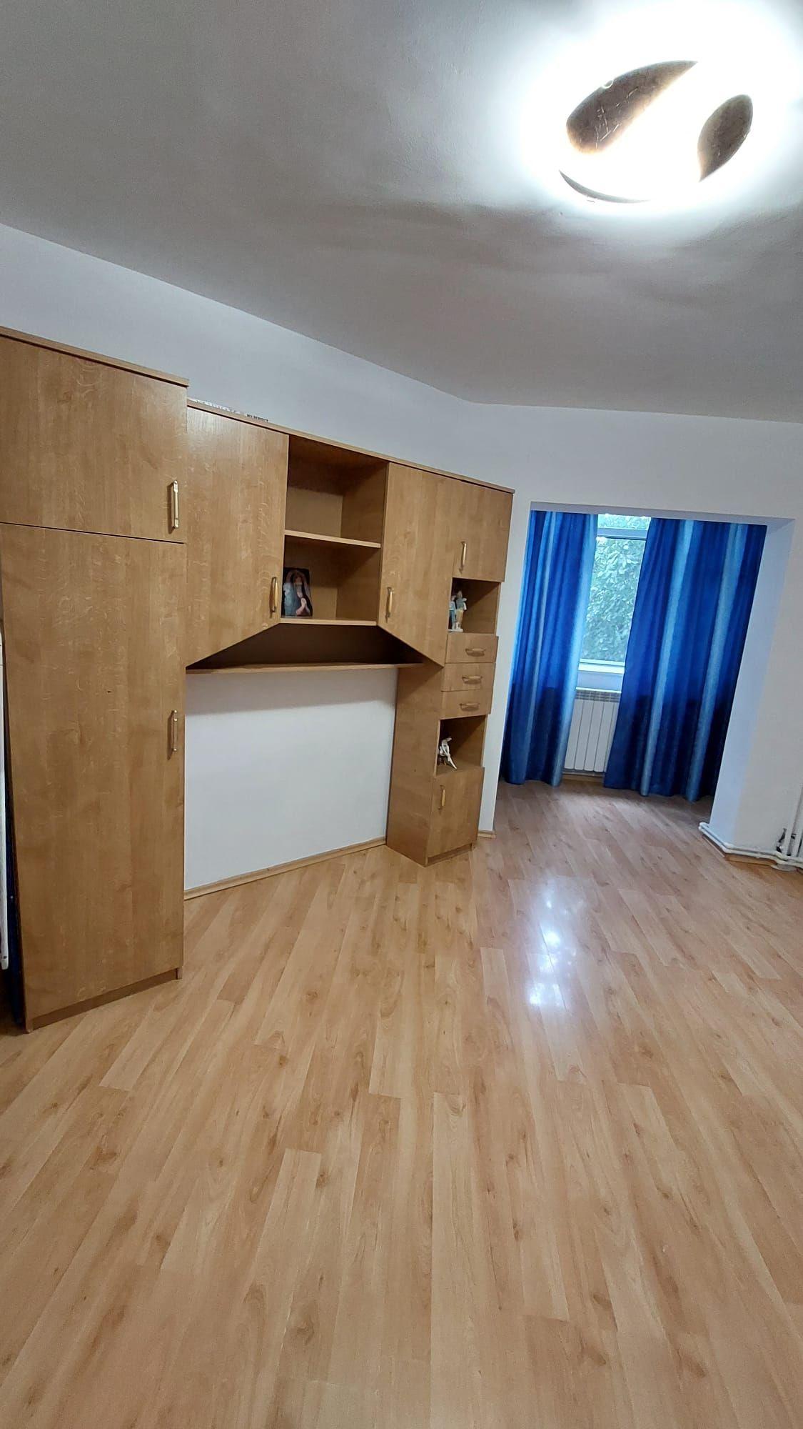 De închiriat apartament cu 3 camere, etaj 1, Siderurgistilor, 400 euro - 2