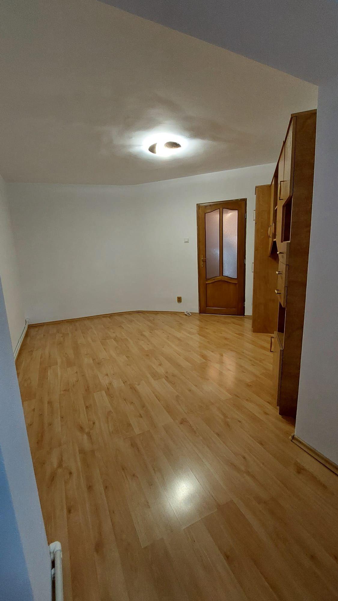 De închiriat apartament cu 3 camere, etaj 1, Siderurgistilor, 400 euro - 7