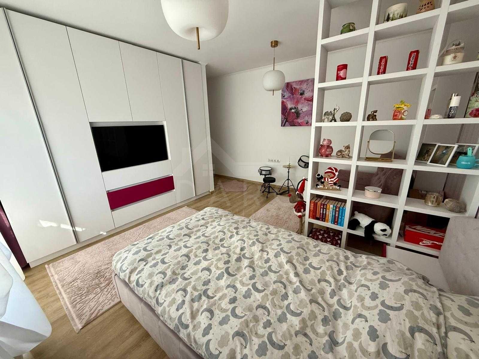 Apartament cu 2 camere, decomandat, etajul 3, complet renovat, ideal pentru locuit sau investiție, situat in cartierul Tudor, str Moldovei. - 2