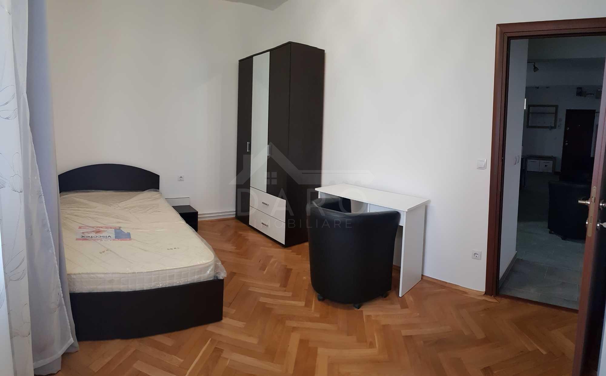 Închiriez apartament 4 camere zona rezidențială - 4
